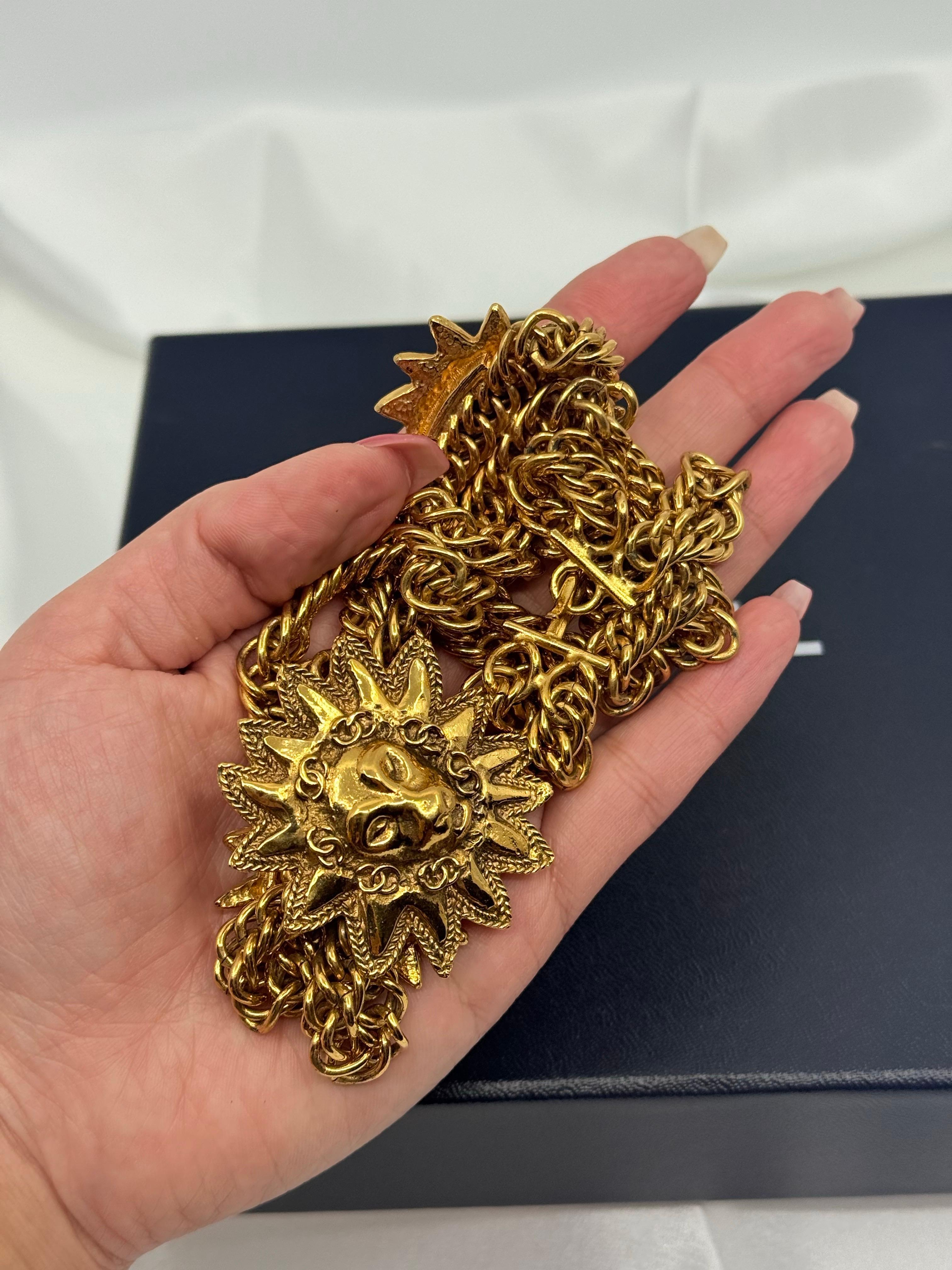 CHANEL Rare Vintage Gold Multi Strand Leo Lion Sun Collar Necklace en vente 1