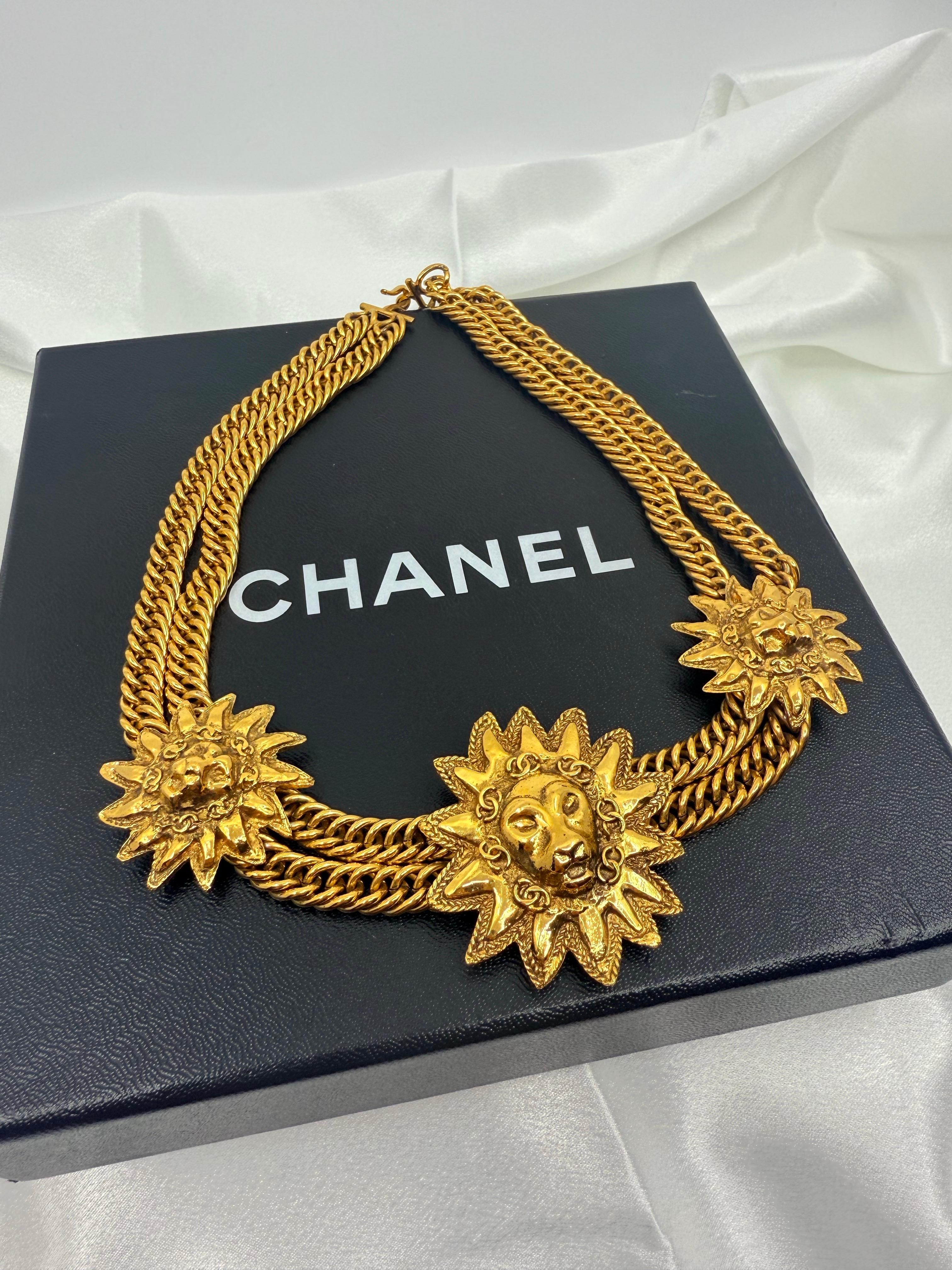 CHANEL Rare Vintage Gold Multi Strand Leo Lion Sun Collar Necklace en vente 3