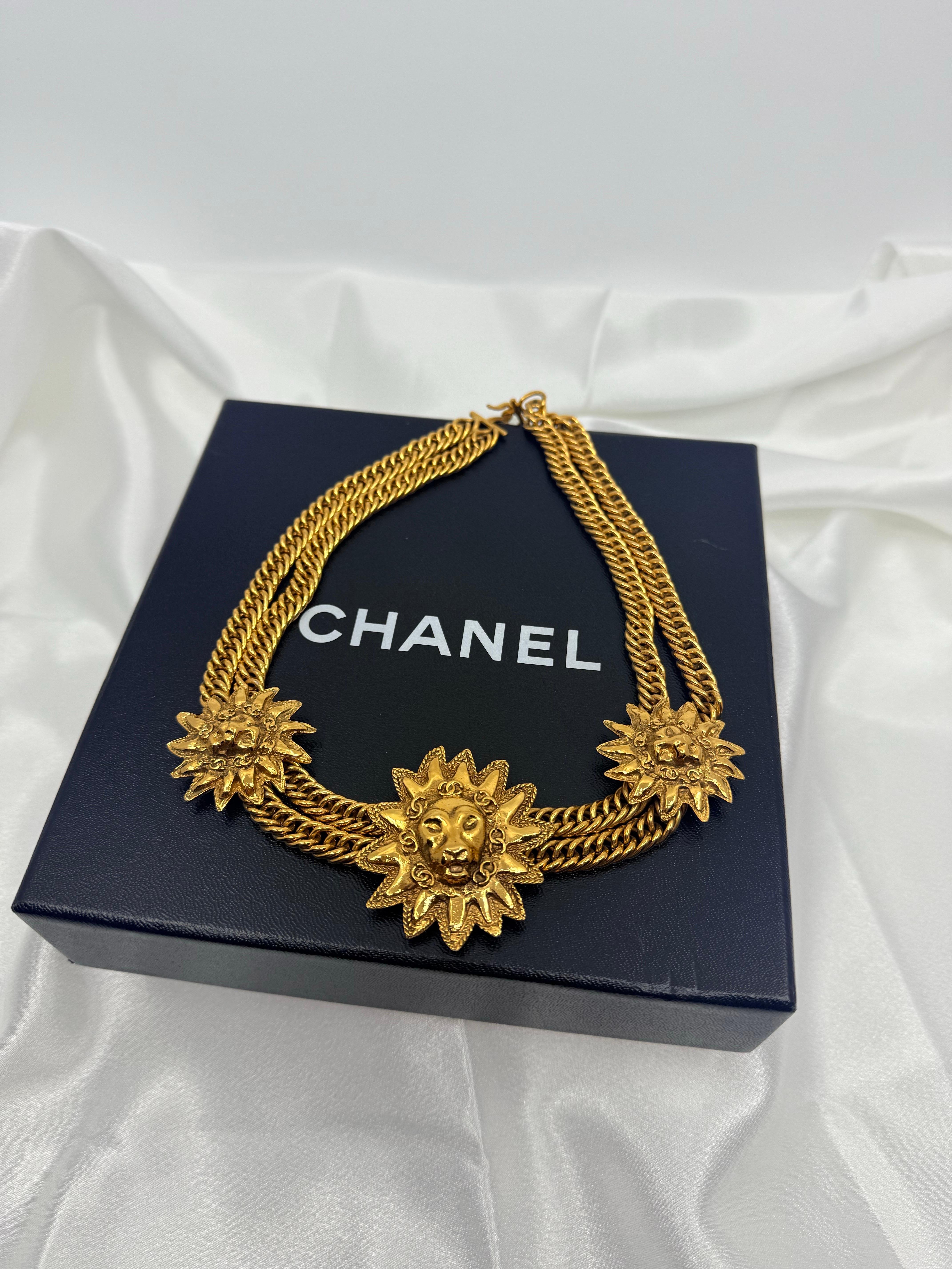 CHANEL Rare Vintage Gold Multi Strand Leo Lion Sun Collar Necklace en vente 5