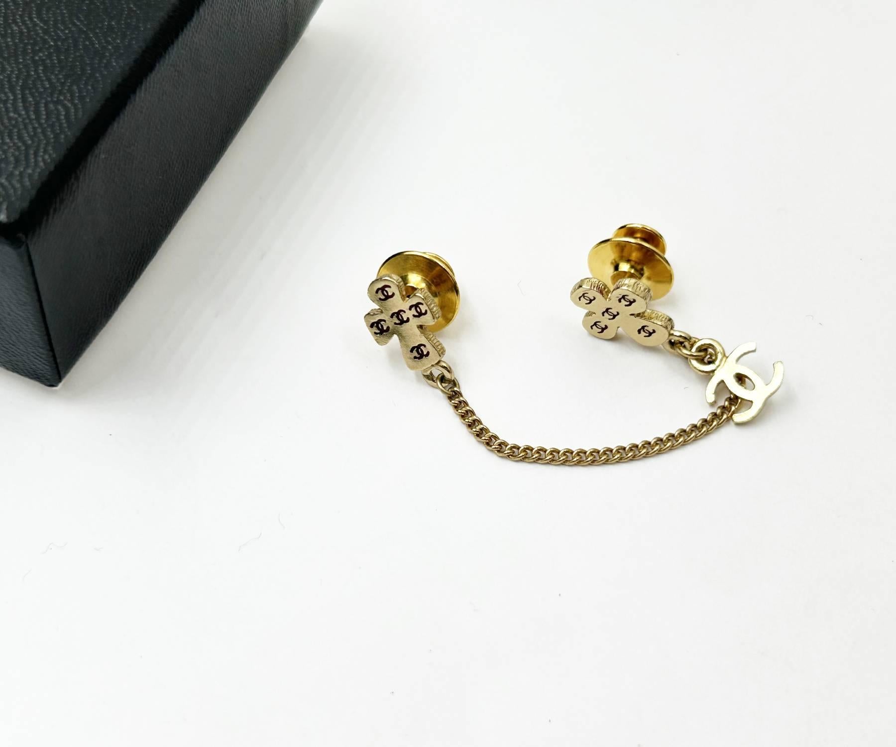 Artisan Chanel Rare Vintage Gold Plated CC Cross Pins For Sale