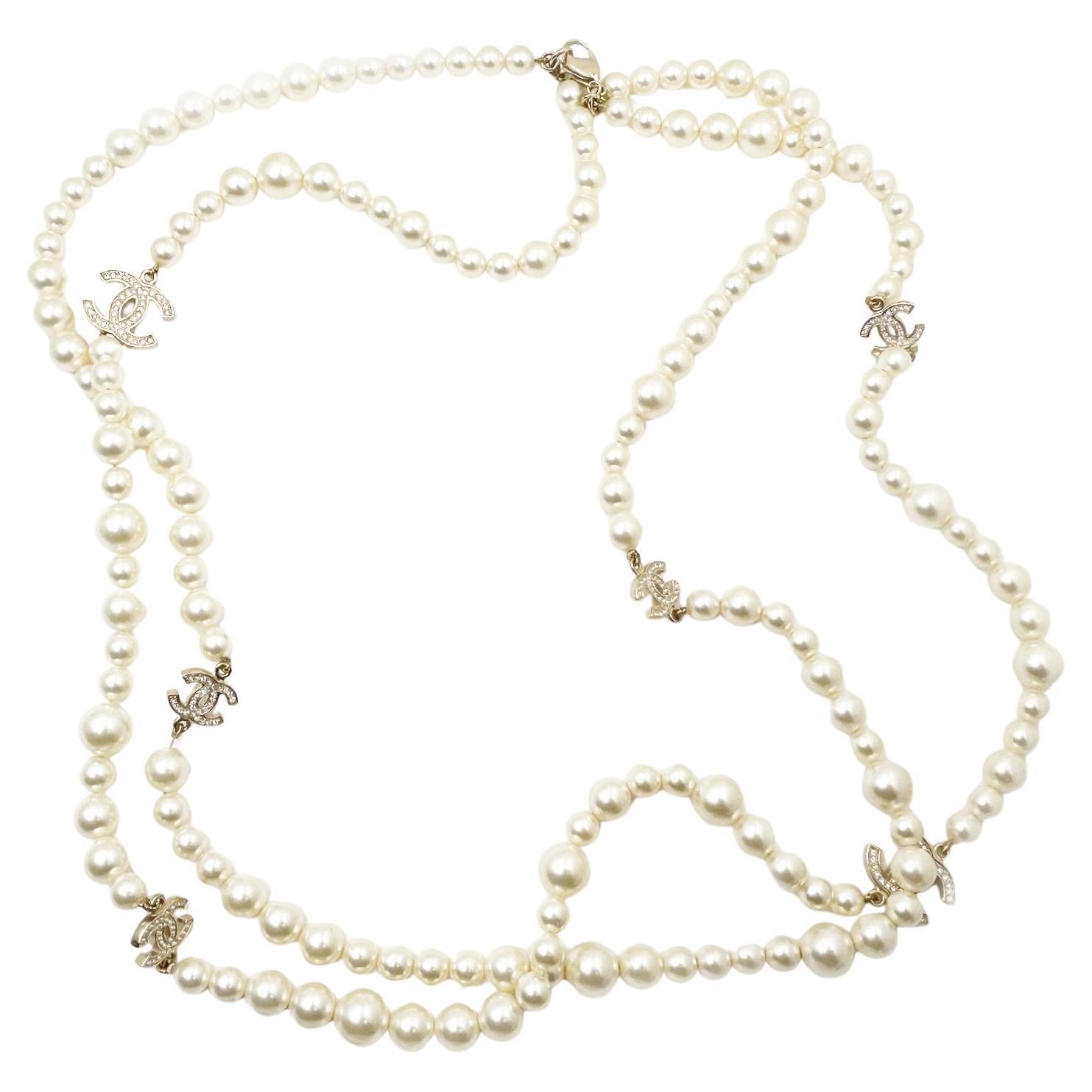 Chanel Raro Vintage placcato oro CC Collana a 2 fili di cristallo in vendita