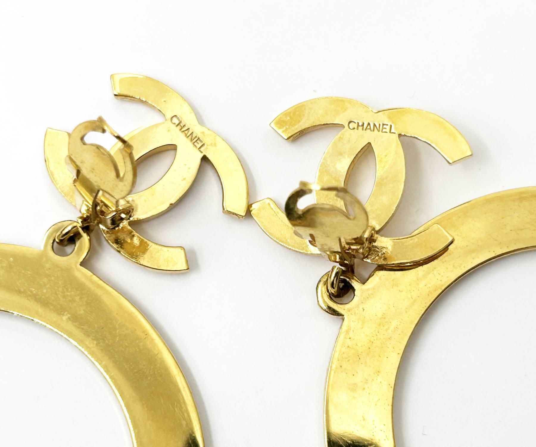 Chanel Rare Vintage Gold Plated CC Large Hoop Clip on Earrings In Good Condition For Sale In Pasadena, CA