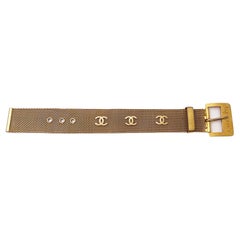 Chanel rare bracelet ceinture vintage en maille CC plaqué or  