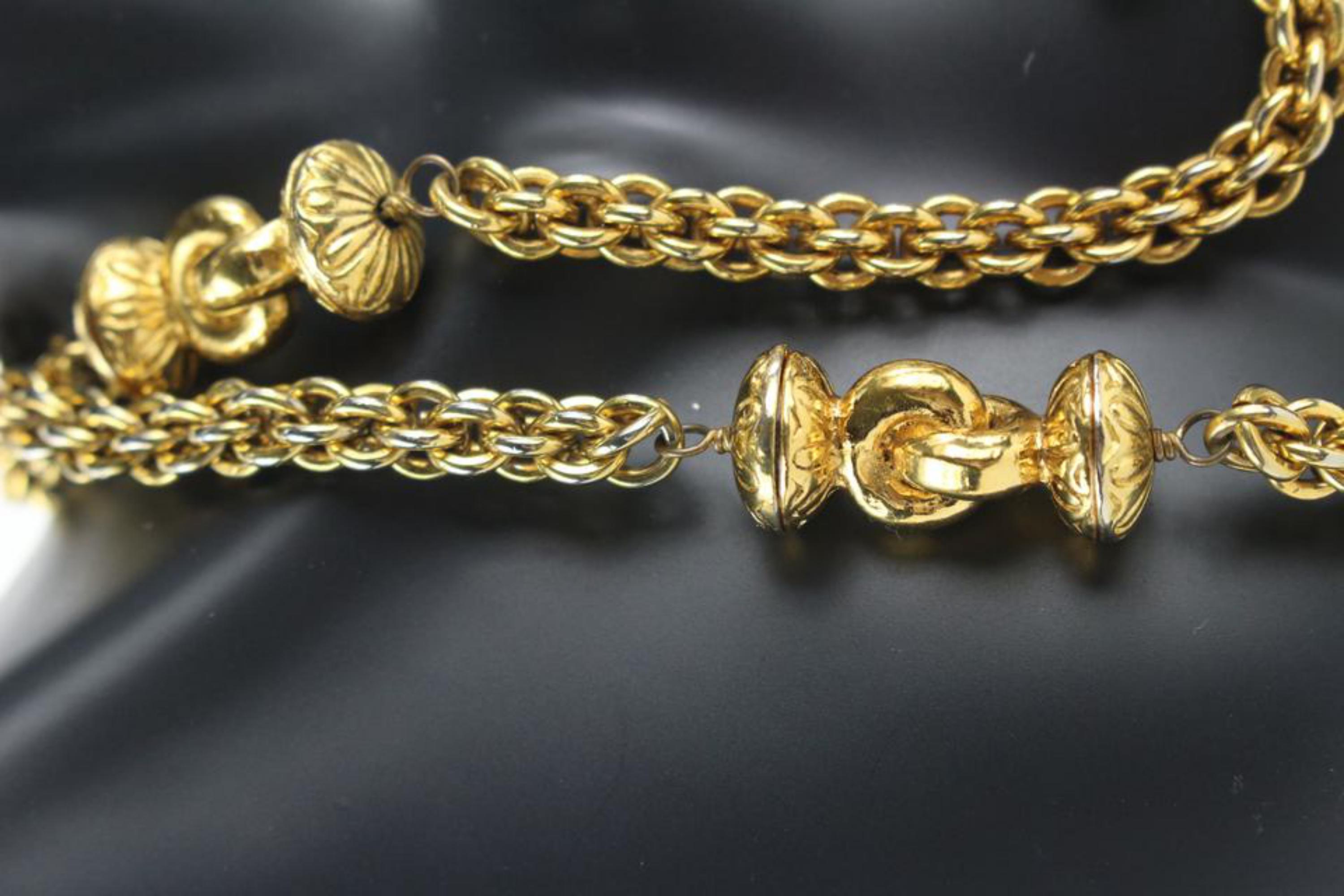 Chanel Rare Vintage Lamb Chain Link Twist Necklace 2CA1022 In Good Condition For Sale In Dix hills, NY