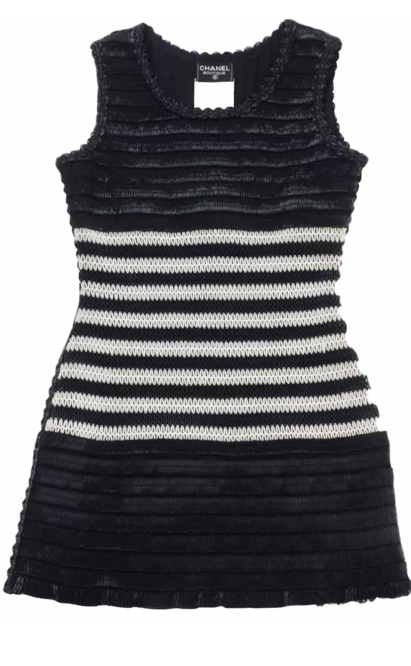 CHANEL Rare Vintage Runway S/S 1994 Black & White Vinyl PVC Raffia Dress en vente 2