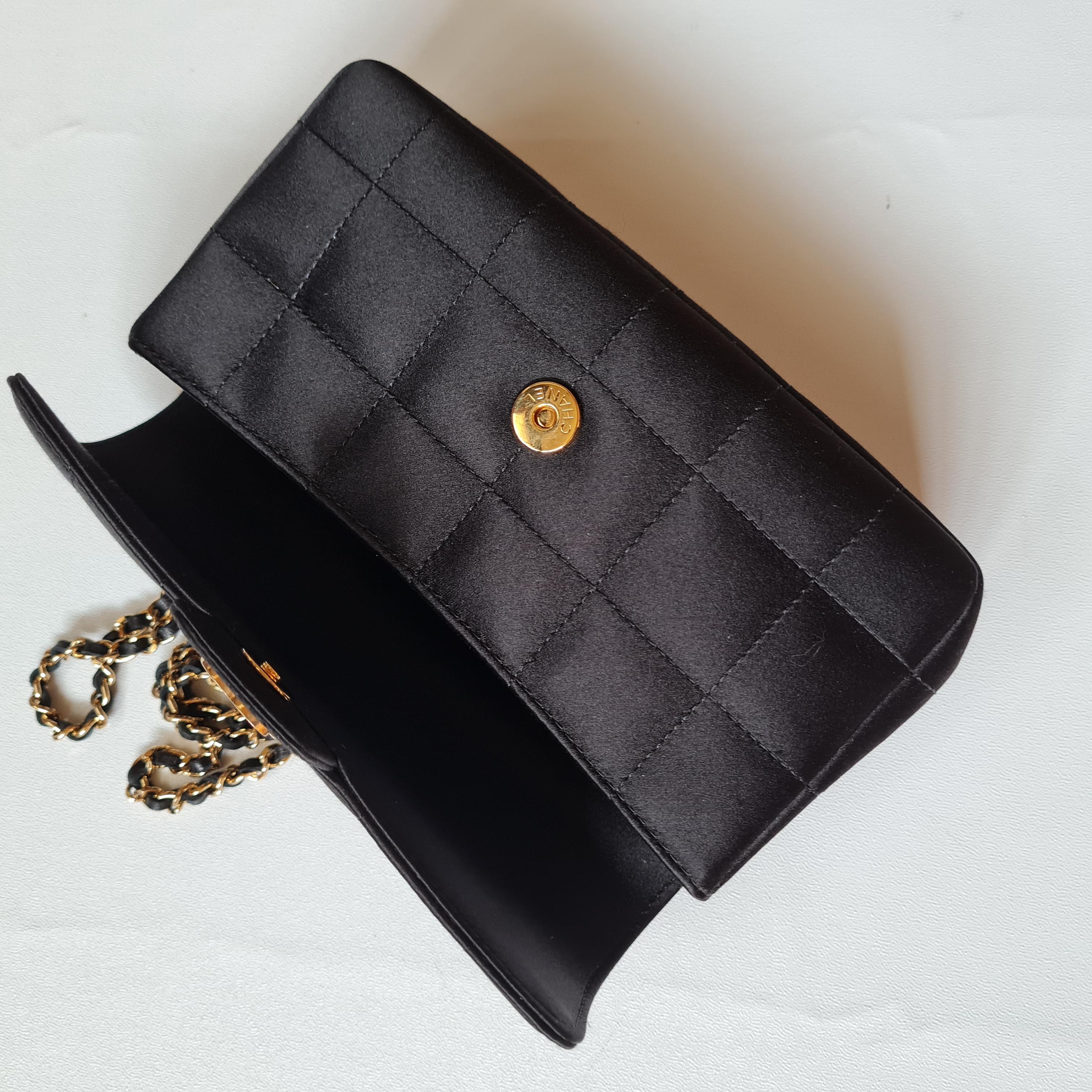 chanel vintage chocolate bar bag