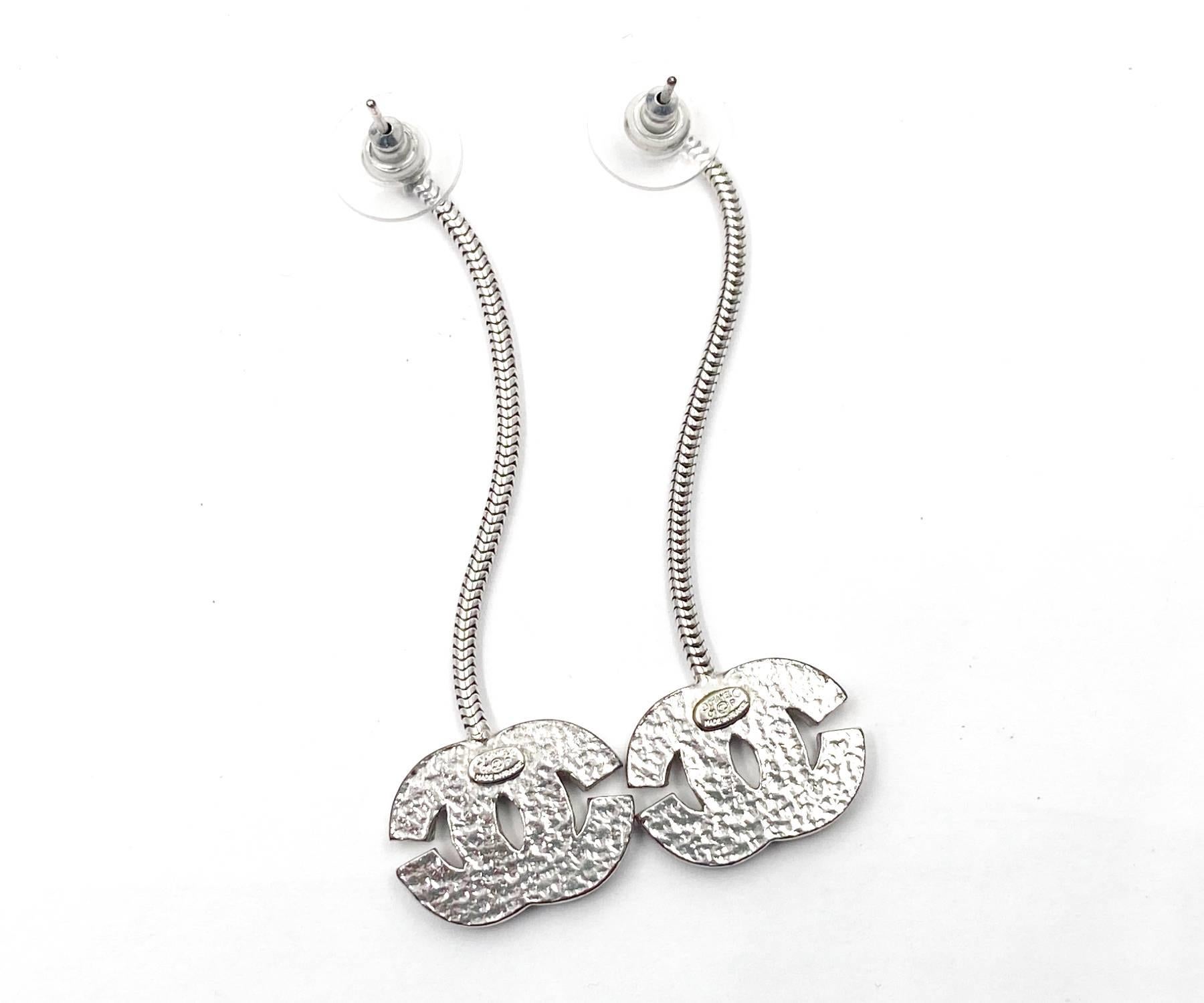 Chanel Rare Vintage Silver CC Baguette Crystal Long Dangle Piercing Earrings  In Excellent Condition In Pasadena, CA