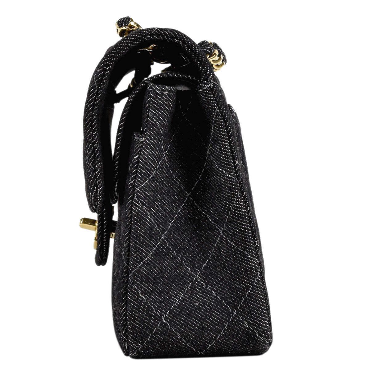 Women's or Men's Chanel 1998 Rare Vintage Medium Denim Quilted Classic Flap Bag For Sale