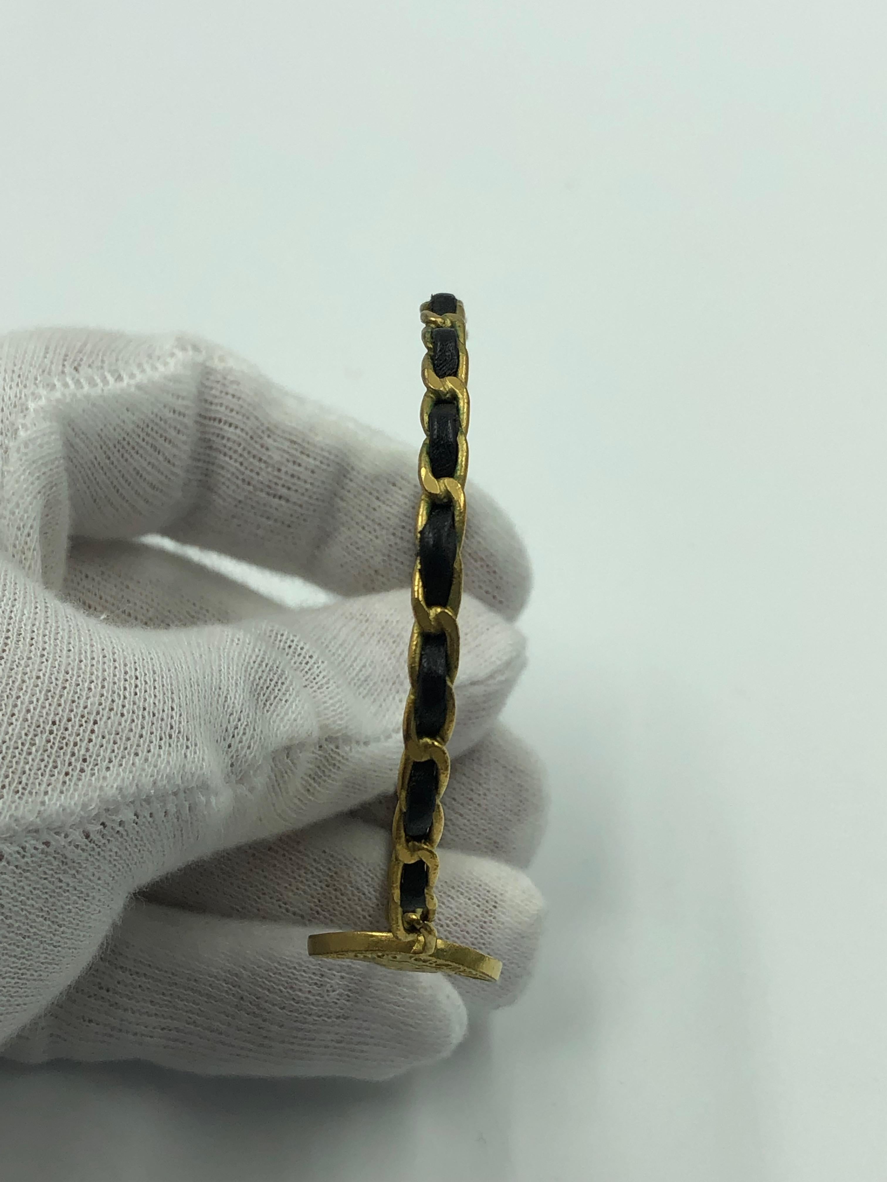Chanel Seltenes Vintage-Armband aus gedrehtem Gold und Leder im Angebot 1