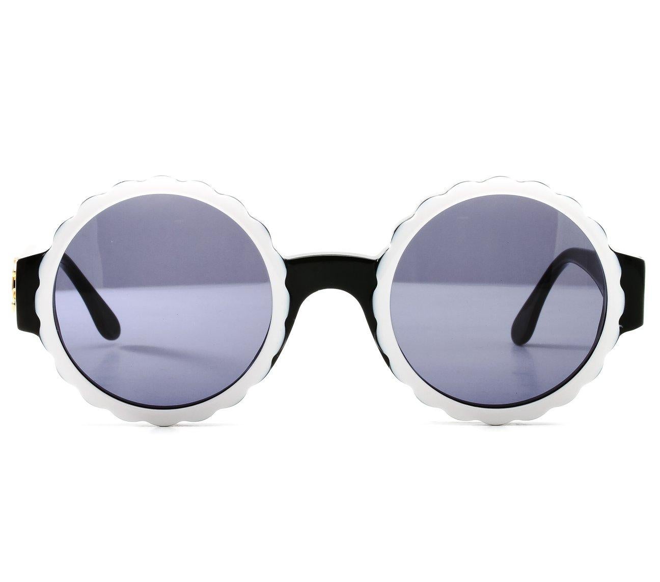 Chanel Rare lunettes de soleil blanches vintage des années 90 en vente 2
