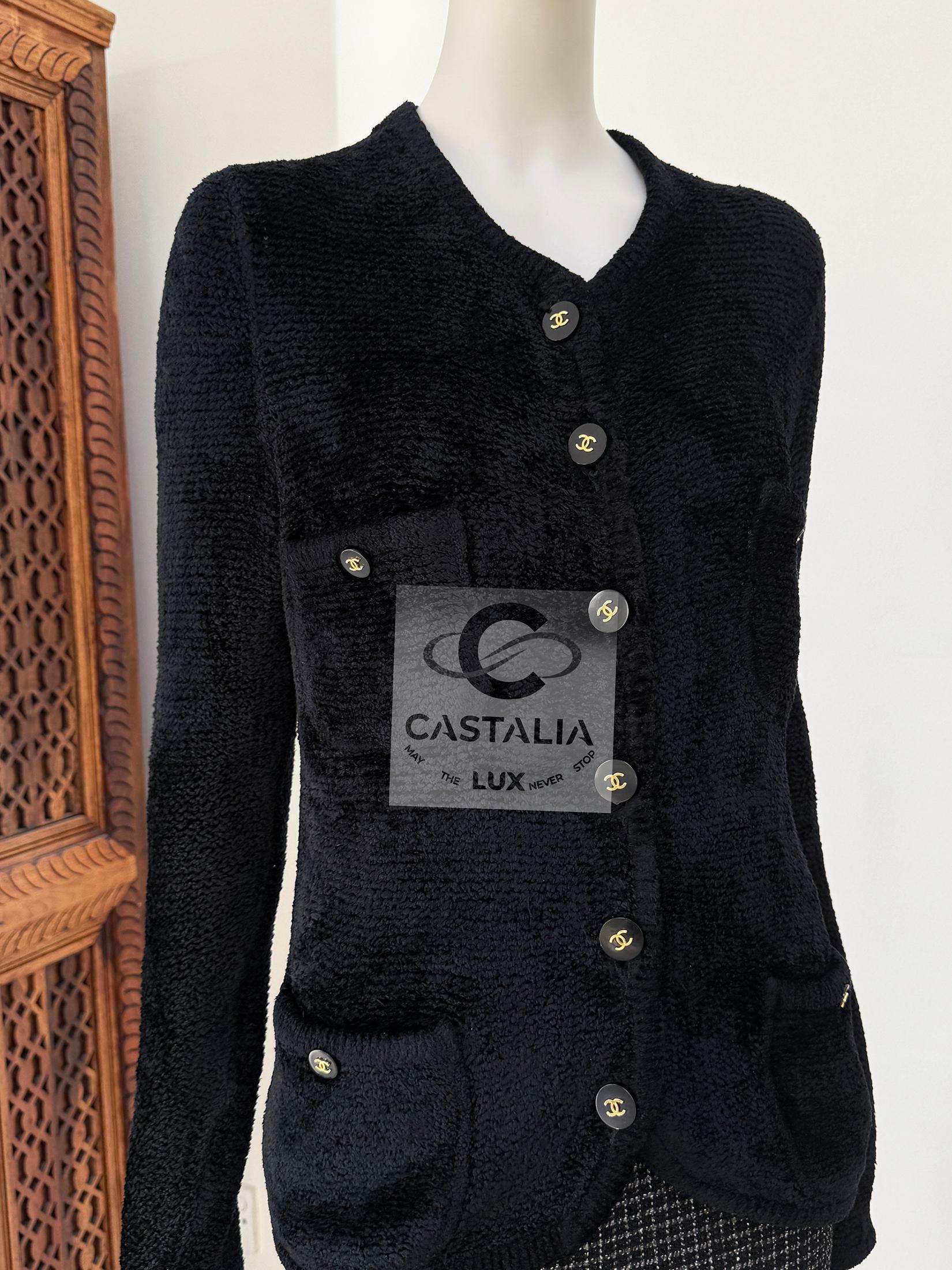 CHANEL Rarefied 1985 Fall Vintage Fluffy  Veste noire 40 FR Excellent état - En vente à Dubai, AE