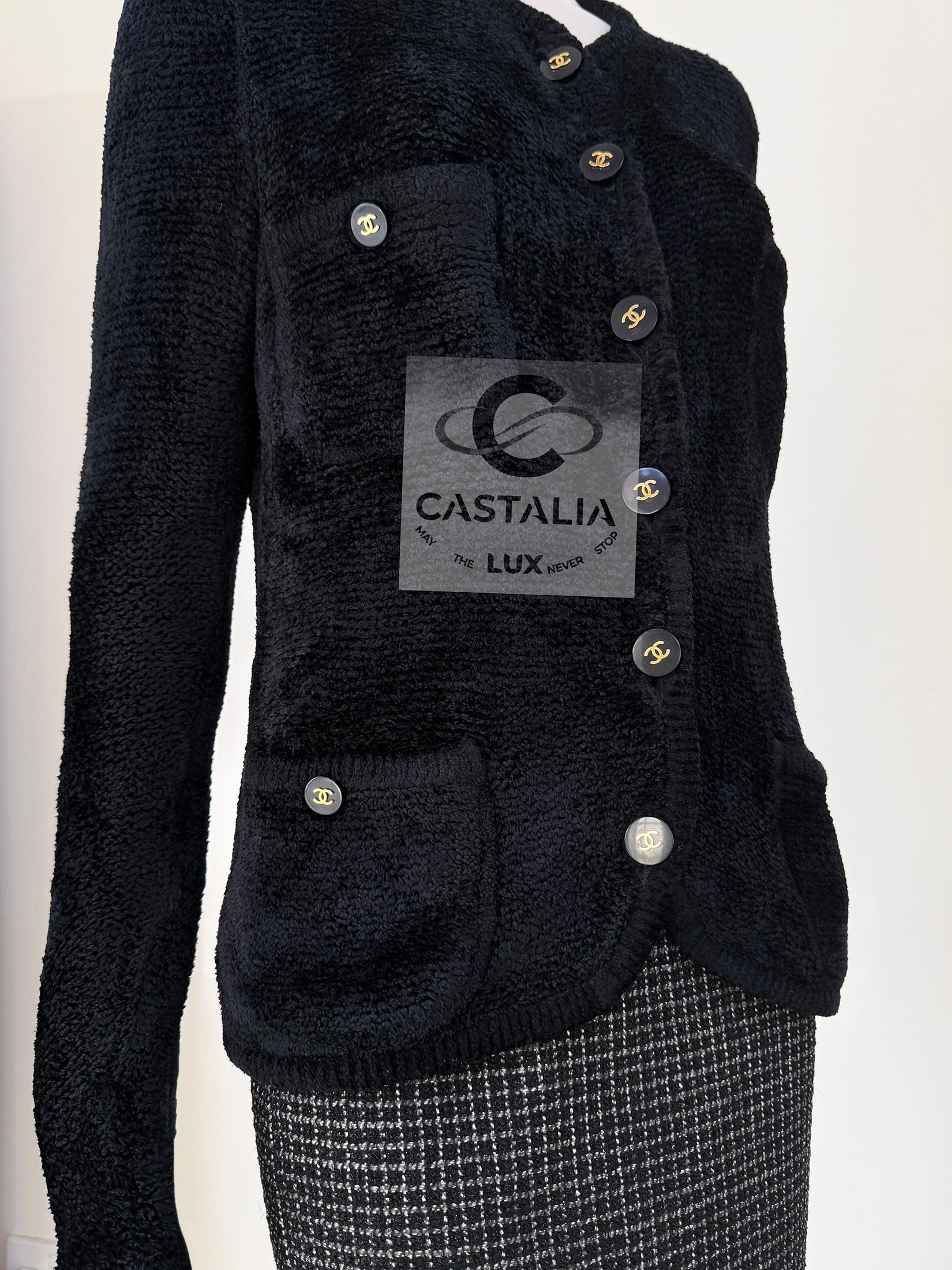 CHANEL Rarefied 1985 Fall Vintage Fluffy  Veste noire 40 FR en vente 1