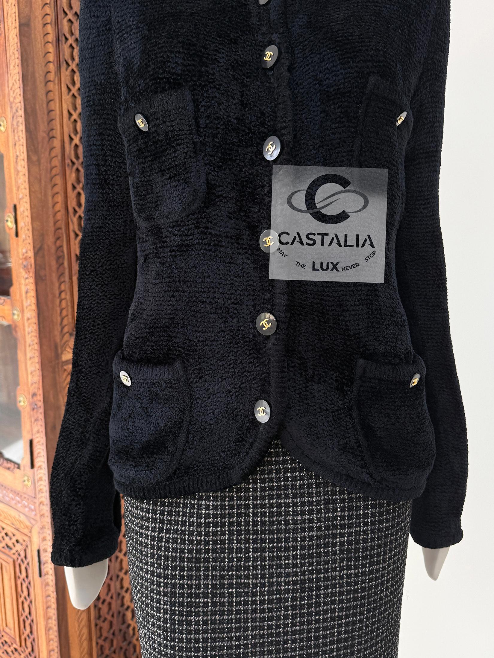 CHANEL Rarefied 1985 Fall Vintage Fluffy  Veste noire 40 FR en vente 3