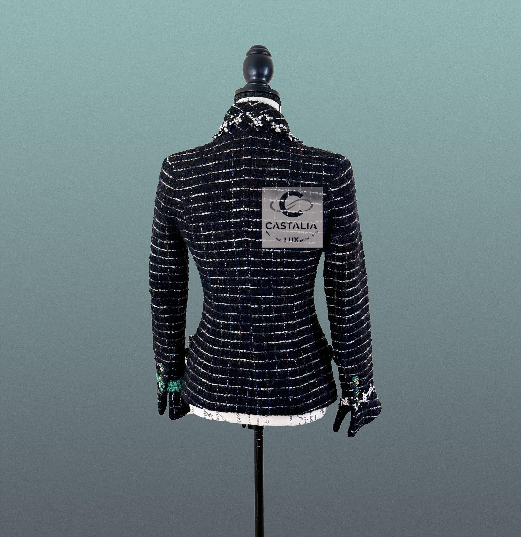 Chanel Leggendario 2009 Giacca senza tempo in tweed nero 36 FR in vendita 7