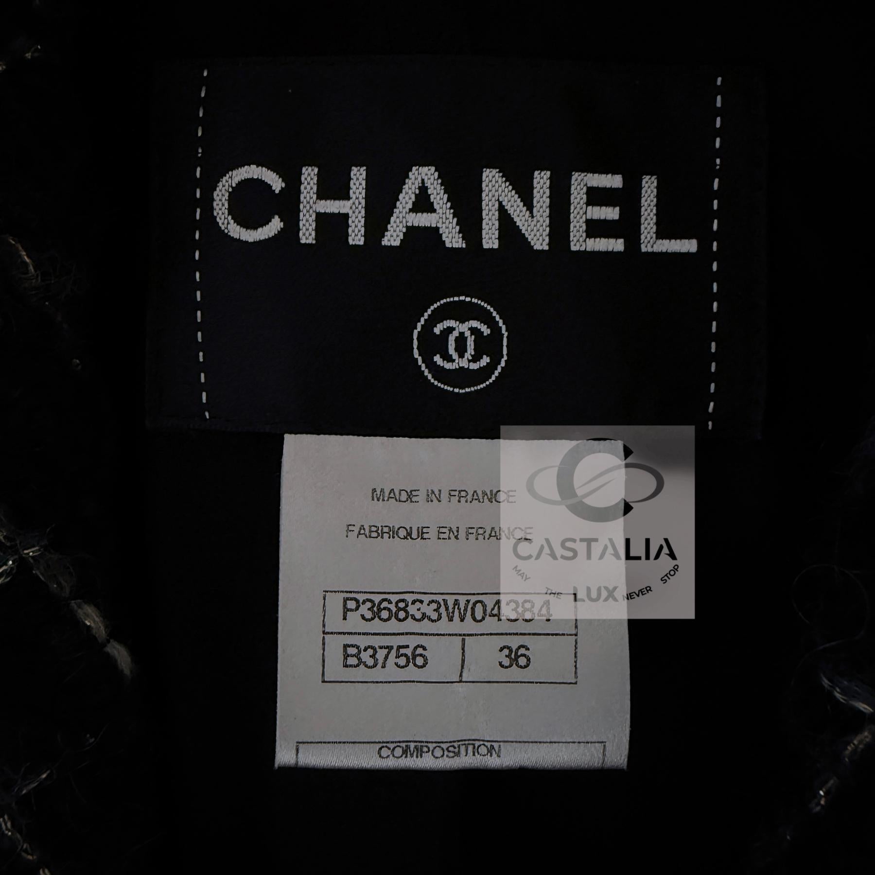 Chanel Leggendario 2009 Giacca senza tempo in tweed nero 36 FR in vendita 8