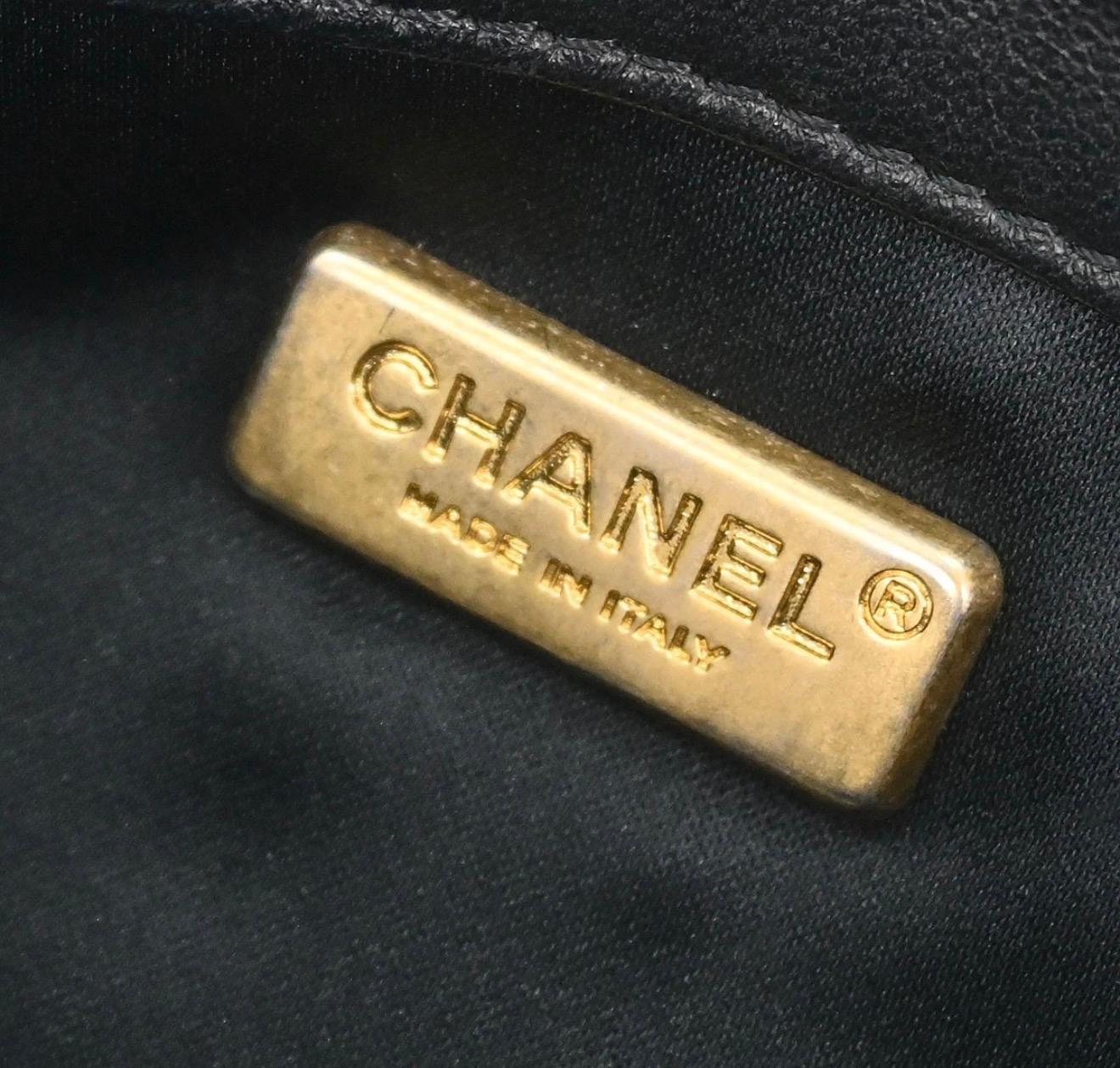 Chanel Rarest CC Dare To Disturb Borsa con lembo di paillettes in vendita 7