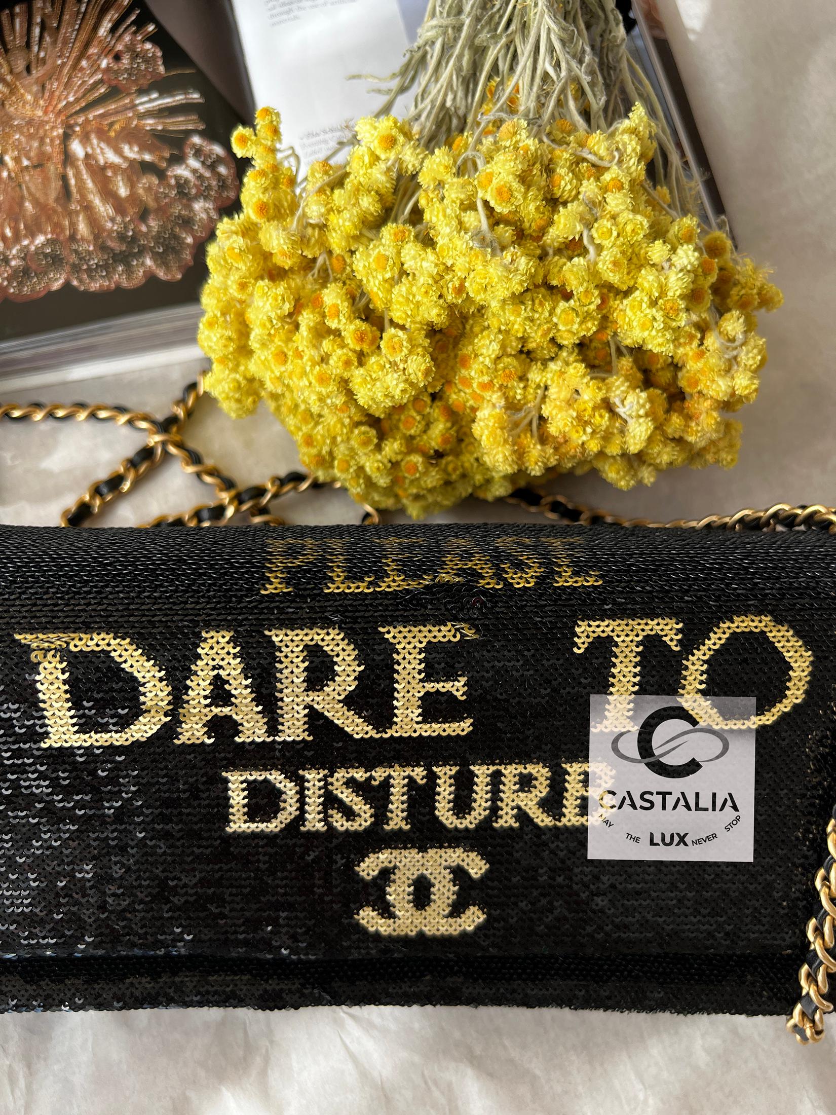 da uomo o donna Chanel Rarest CC Dare To Disturb Borsa con lembo di paillettes in vendita
