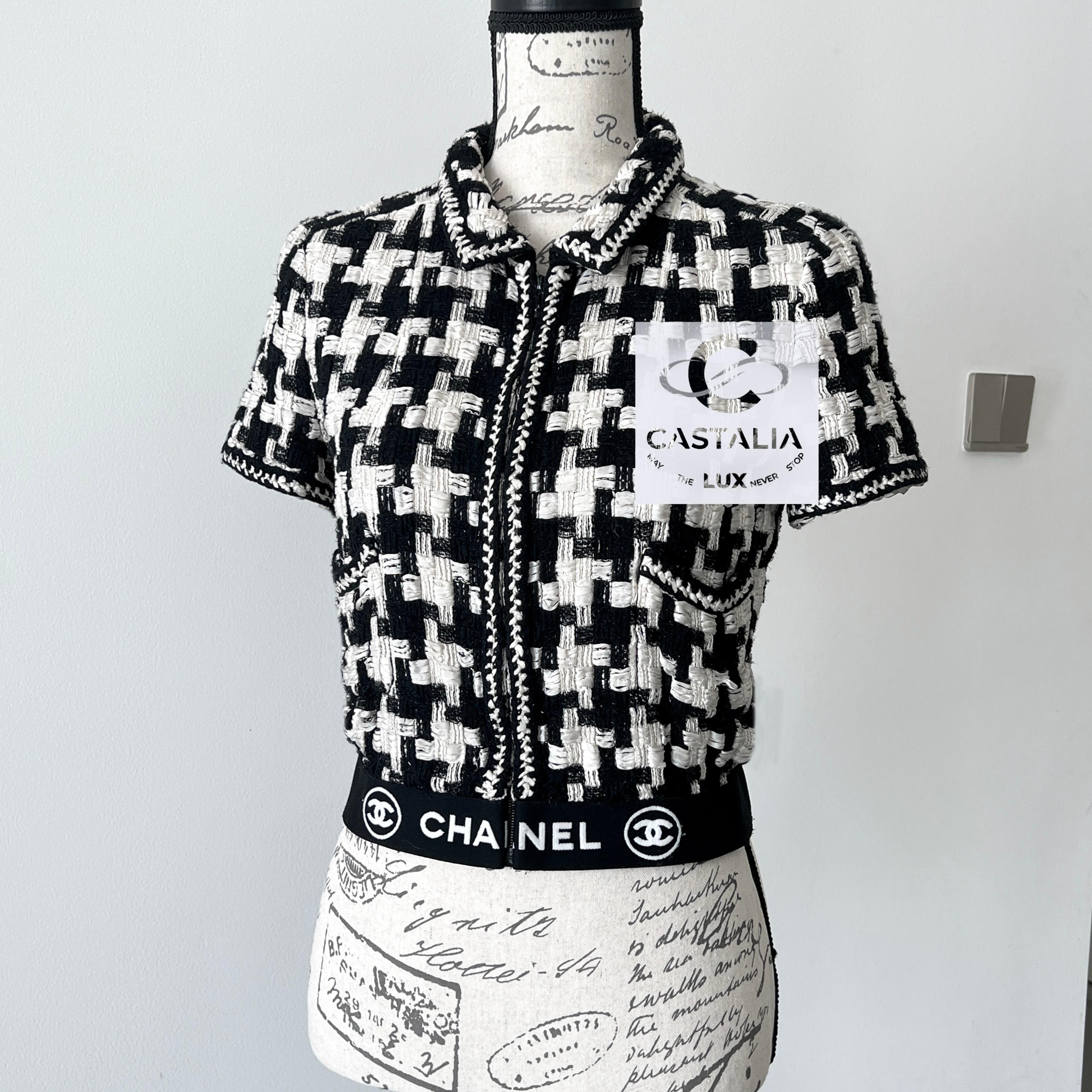 Chanel Rarest CC Logo Band Ribbon Tweed Jacket In Excellent Condition In Dubai, AE