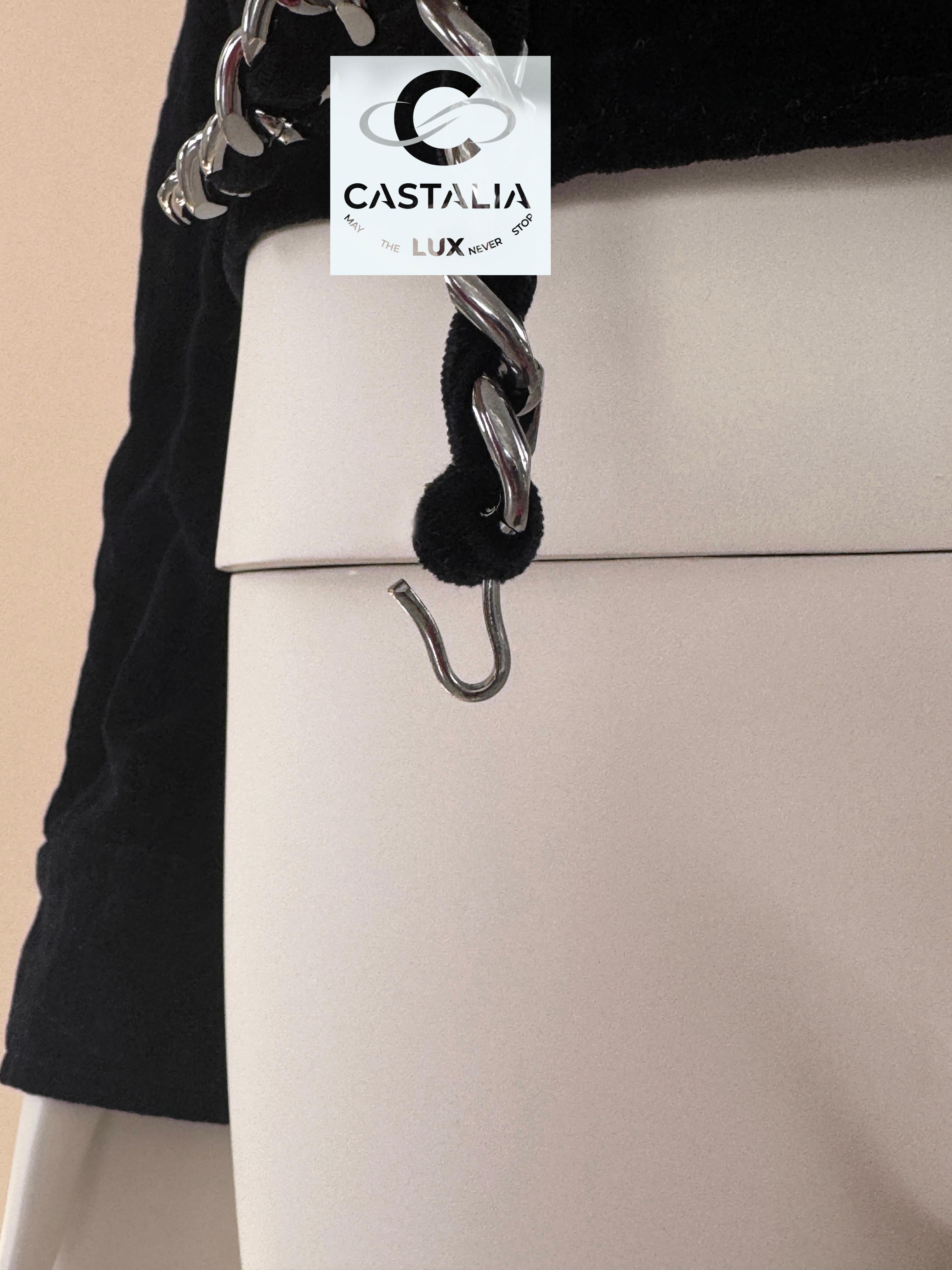 Chaqueta motera de terciopelo con ribete de cadena Chanel Rarísima 2