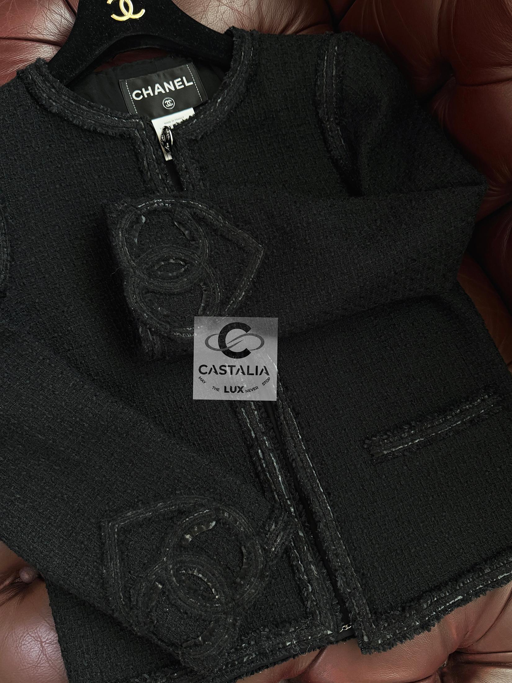 Chanel Rarest Paris / Miami CC Heart Patches Giacca in tweed nero 36 FR in vendita 7