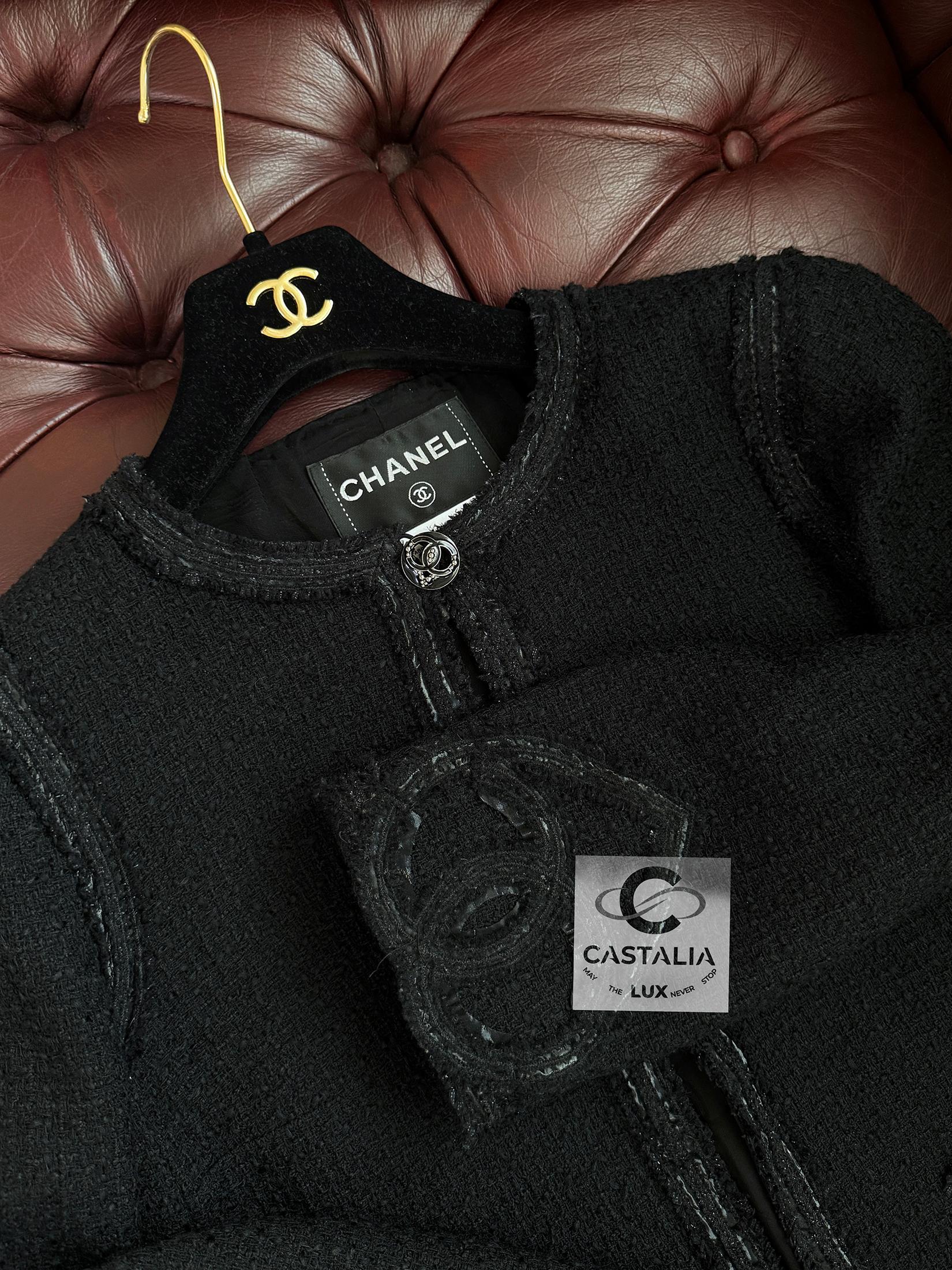 Chanel Rarest Paris / Miami CC Heart Patches Black Tweed Jacket 36 FR For Sale 10