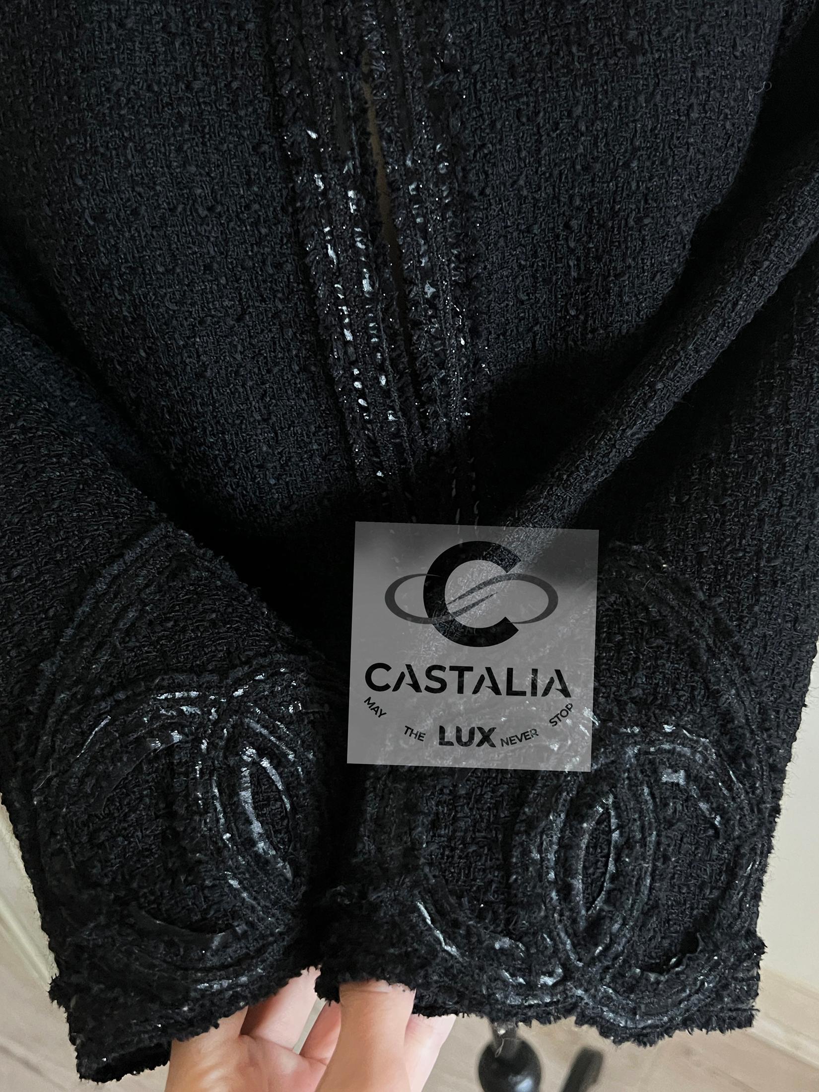 Chanel Rarest Paris / Miami CC Heart Patches Giacca in tweed nero 36 FR In condizioni ottime in vendita a Dubai, AE