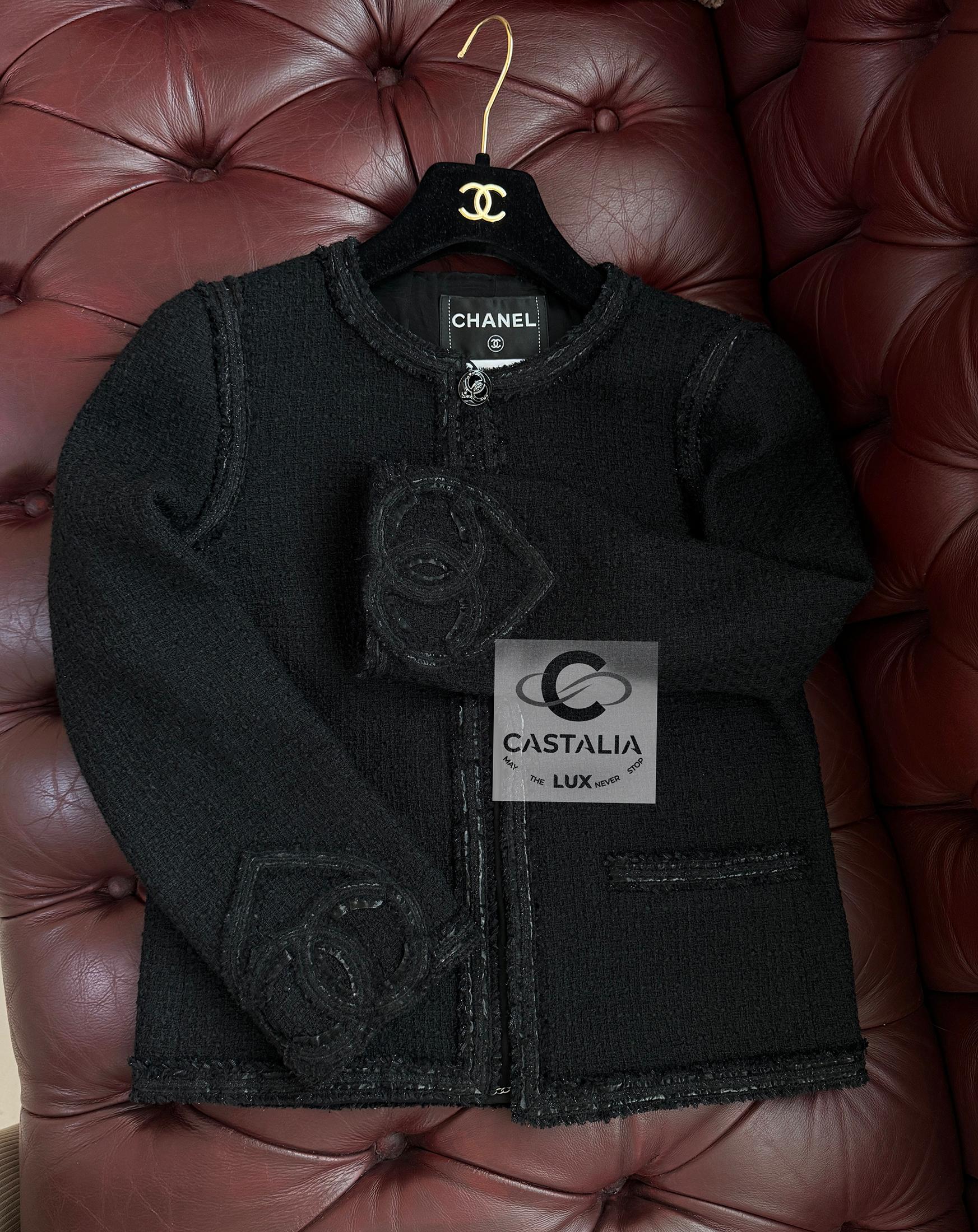 Chanel Rarest Paris / Miami CC Heart Patches Black Tweed Jacket 36 FR For Sale 1