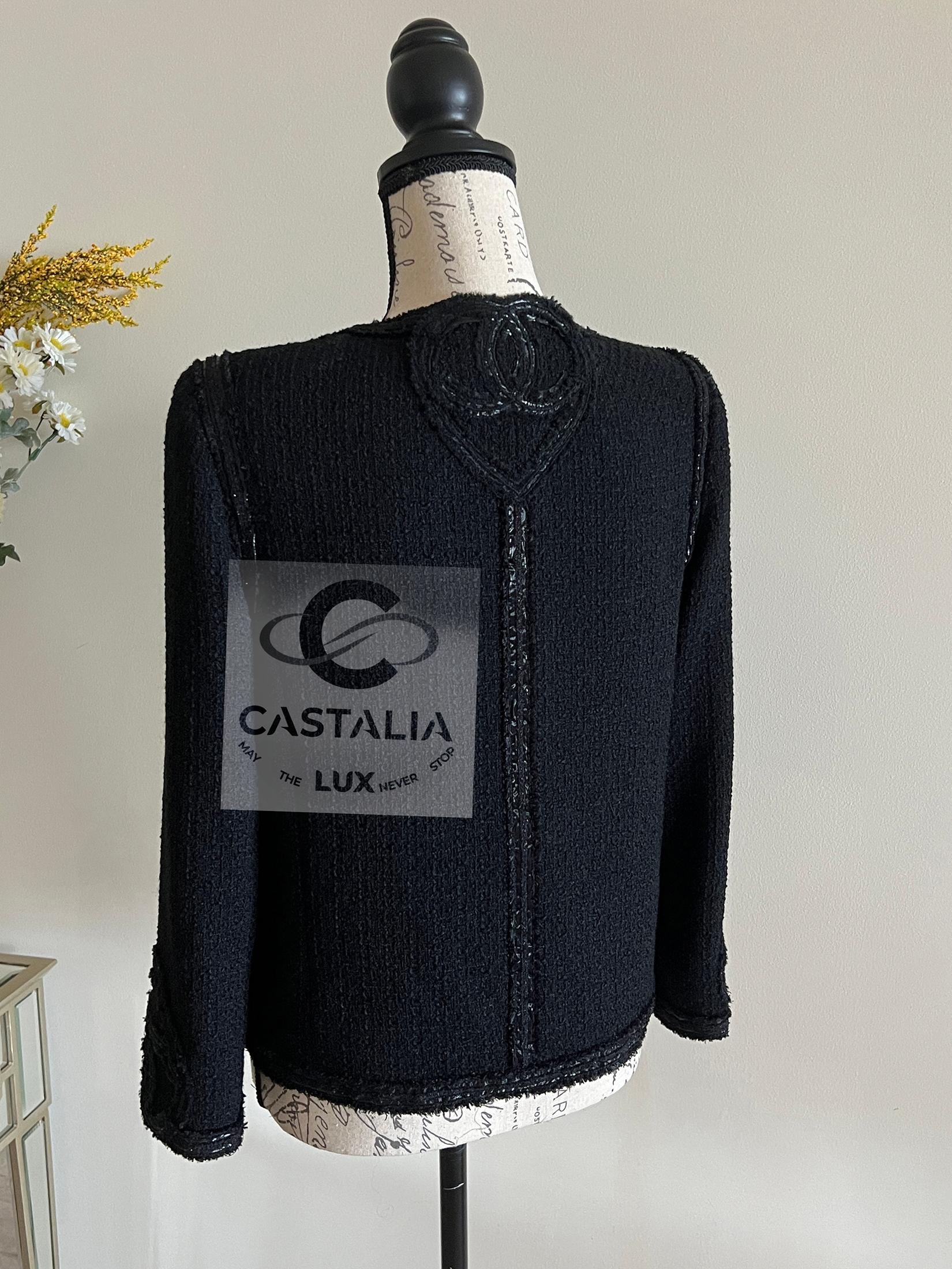 Chanel Rarest Paris / Miami CC Heart Patches Giacca in tweed nero 36 FR in vendita 4