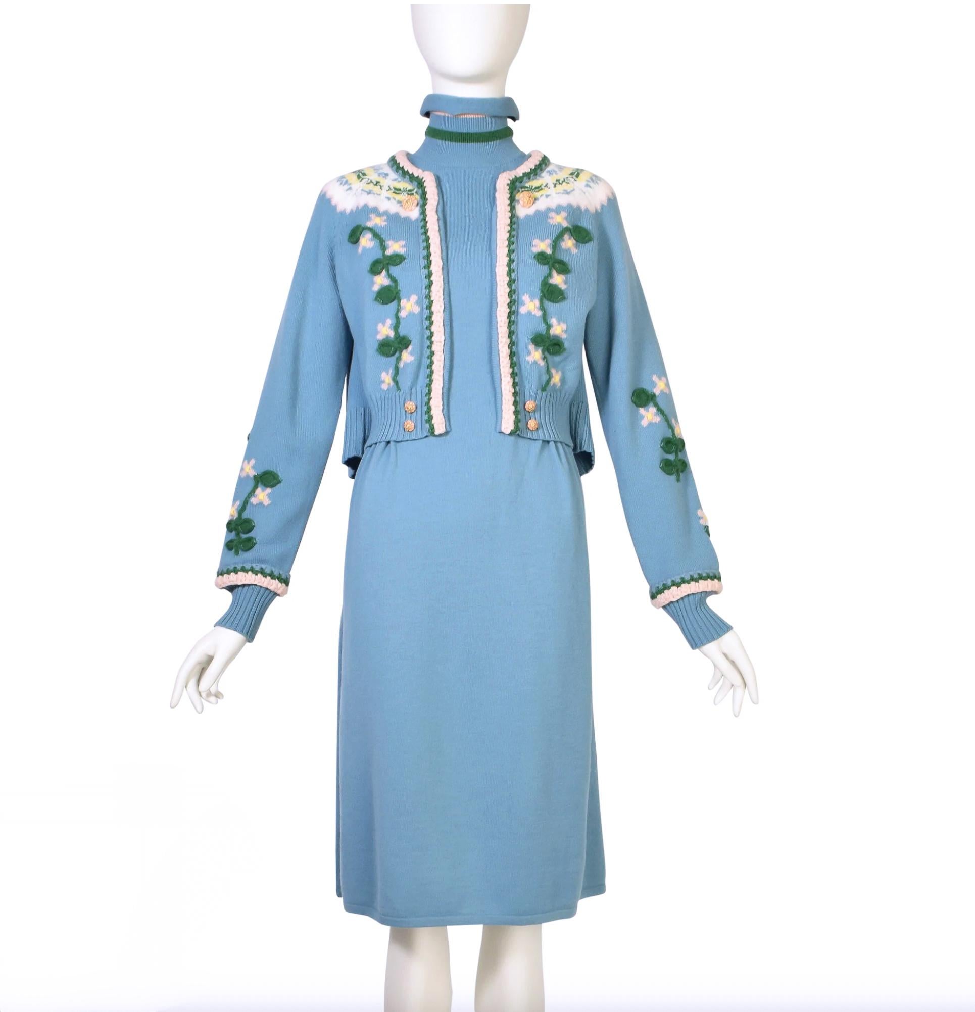 CHANEL Rarest Paris / Salzburg Blaues Edelweißkleid im Zustand „Hervorragend“ in Dubai, AE