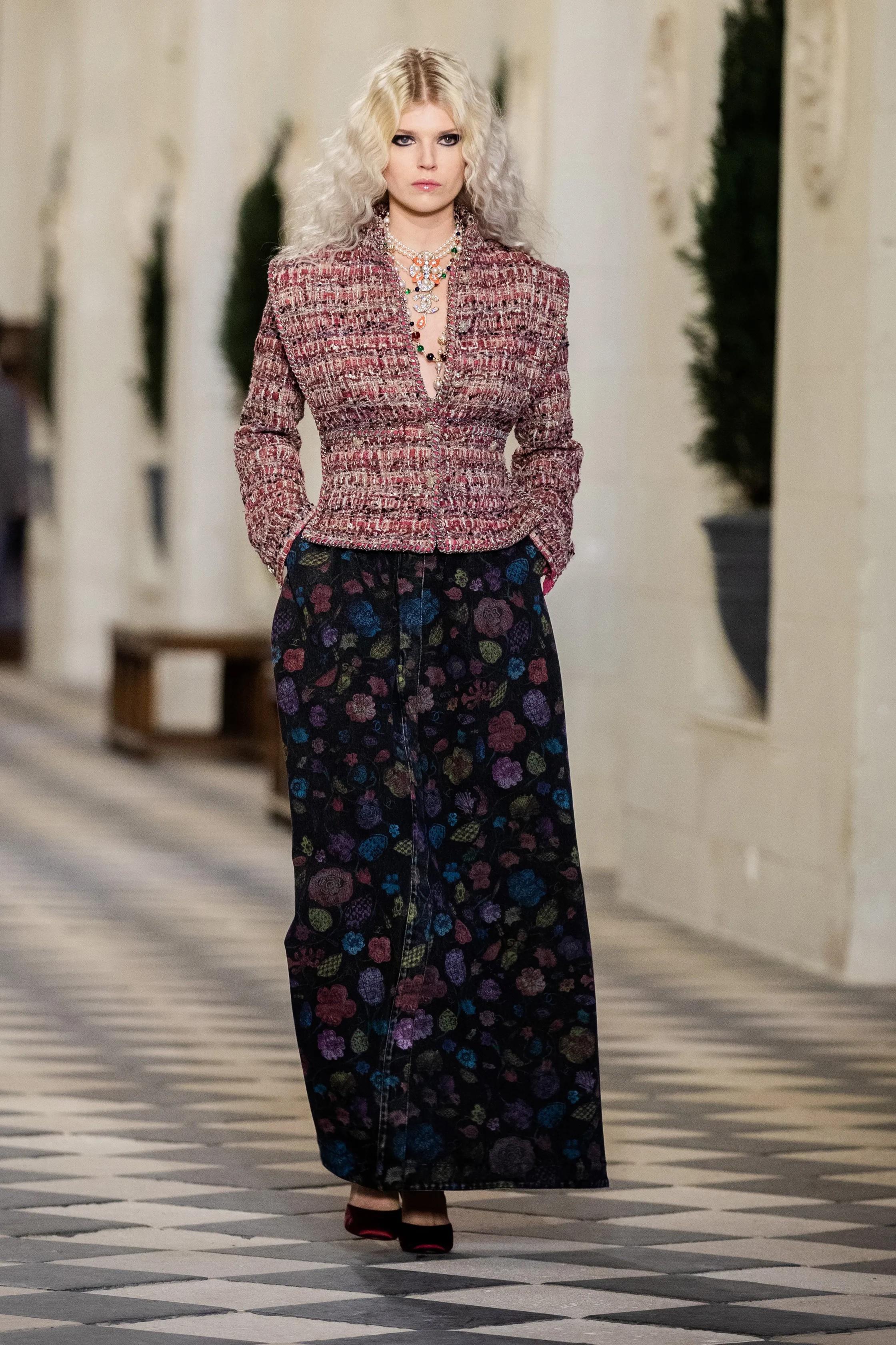 CHANEL 21A CHATEAU DES DAMES TWEED Jacket 36 XS en vente 4
