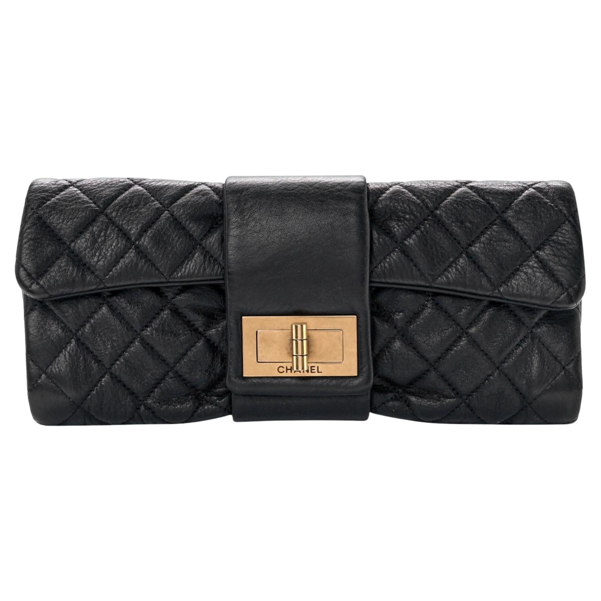 Bolso de mano de piel de cordero acolchada Chanel Re-Issue en venta