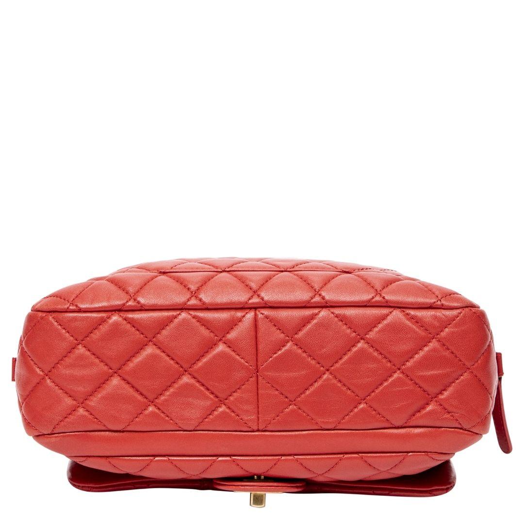 Chanel Red 2013 CC Shoulder Bag In Excellent Condition For Sale In Atlanta, GA