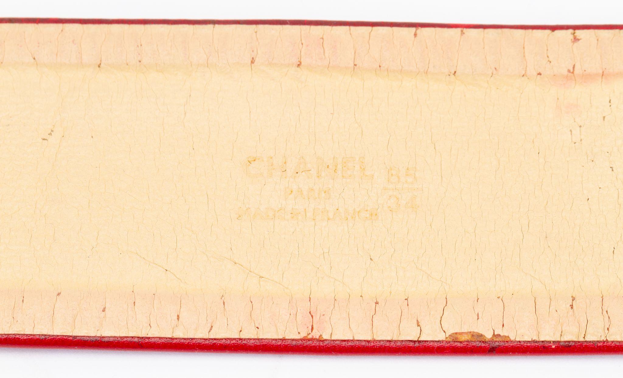 Chanel Roter 80er-Jahre-Gürtel mit Kettentropfen im Angebot 1