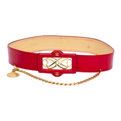 Cintura Chanel rossa anni '80 con catena