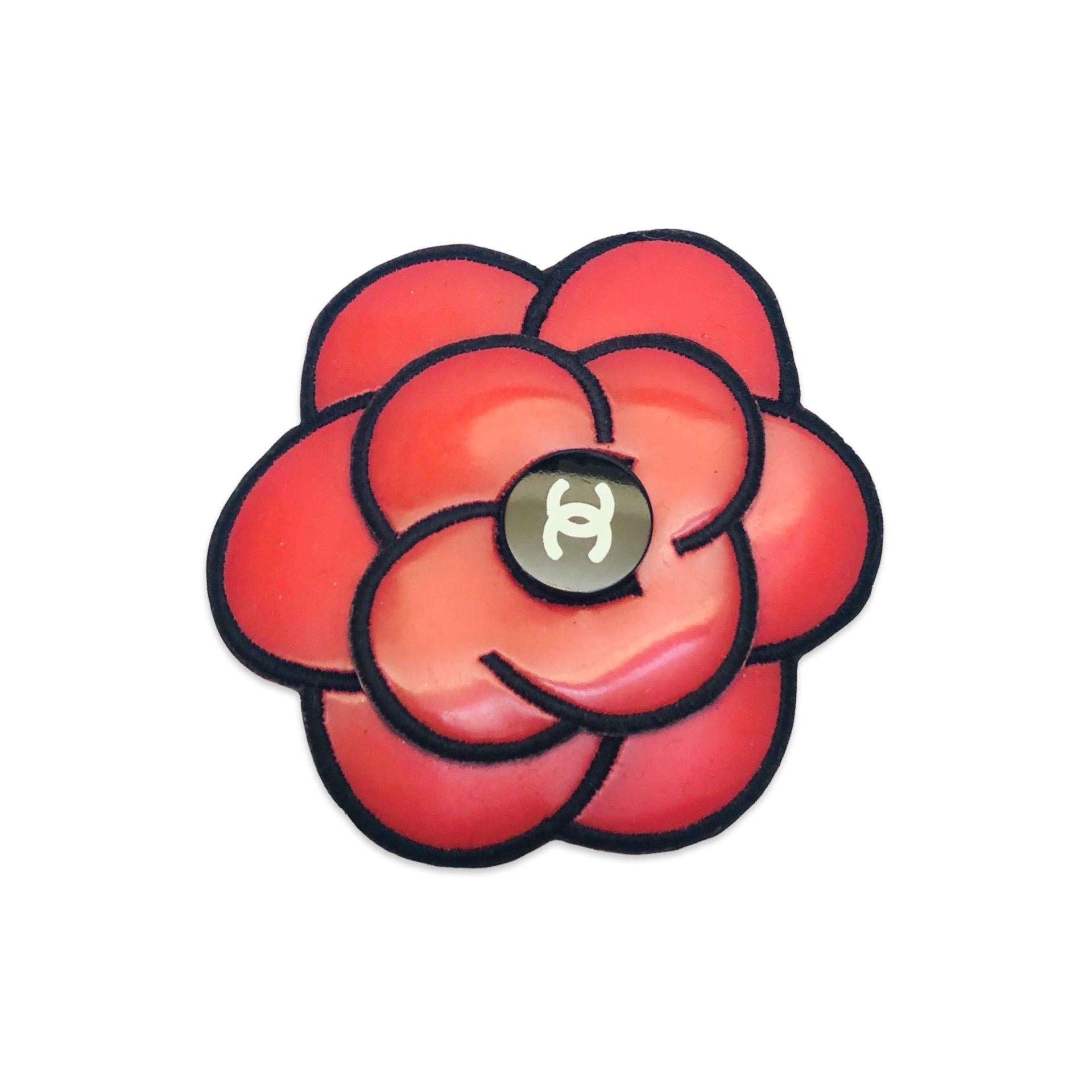 Chanel red and black camellia vinyl brooch In Excellent Condition For Sale In Sheung Wan, HK
