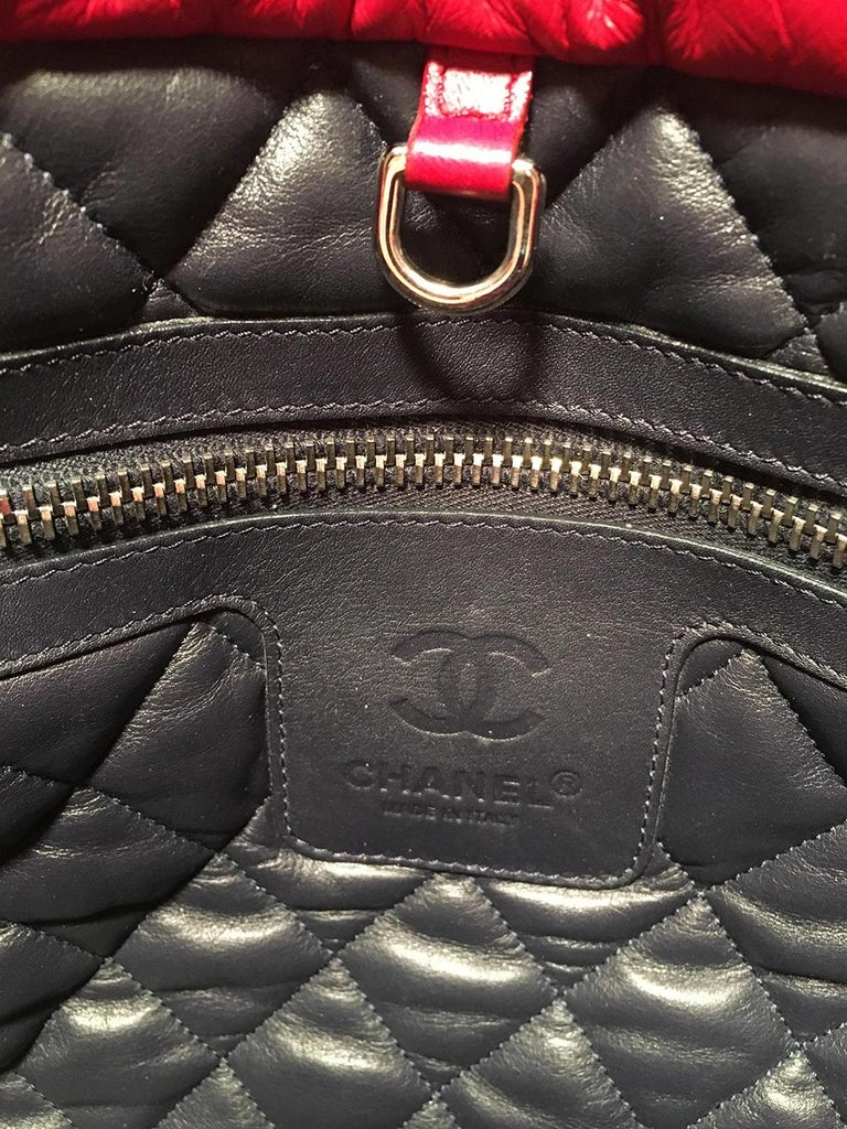 Chanel Red and Navy Puffy Leather Cocoon Tote Bag For Sale at 1stDibs