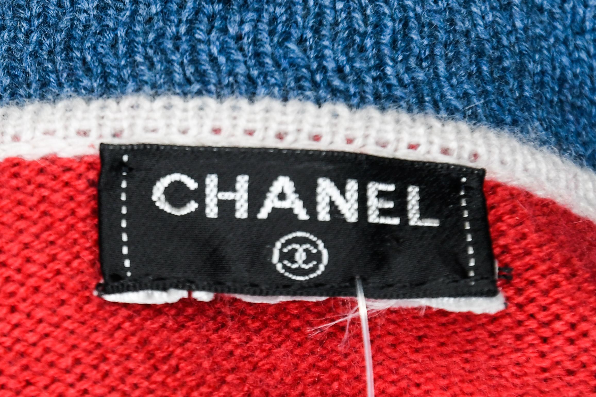 Pink Chanel Red and Slate Blue Cashmere Cardigan With Wide Banded Cuffs For Sale