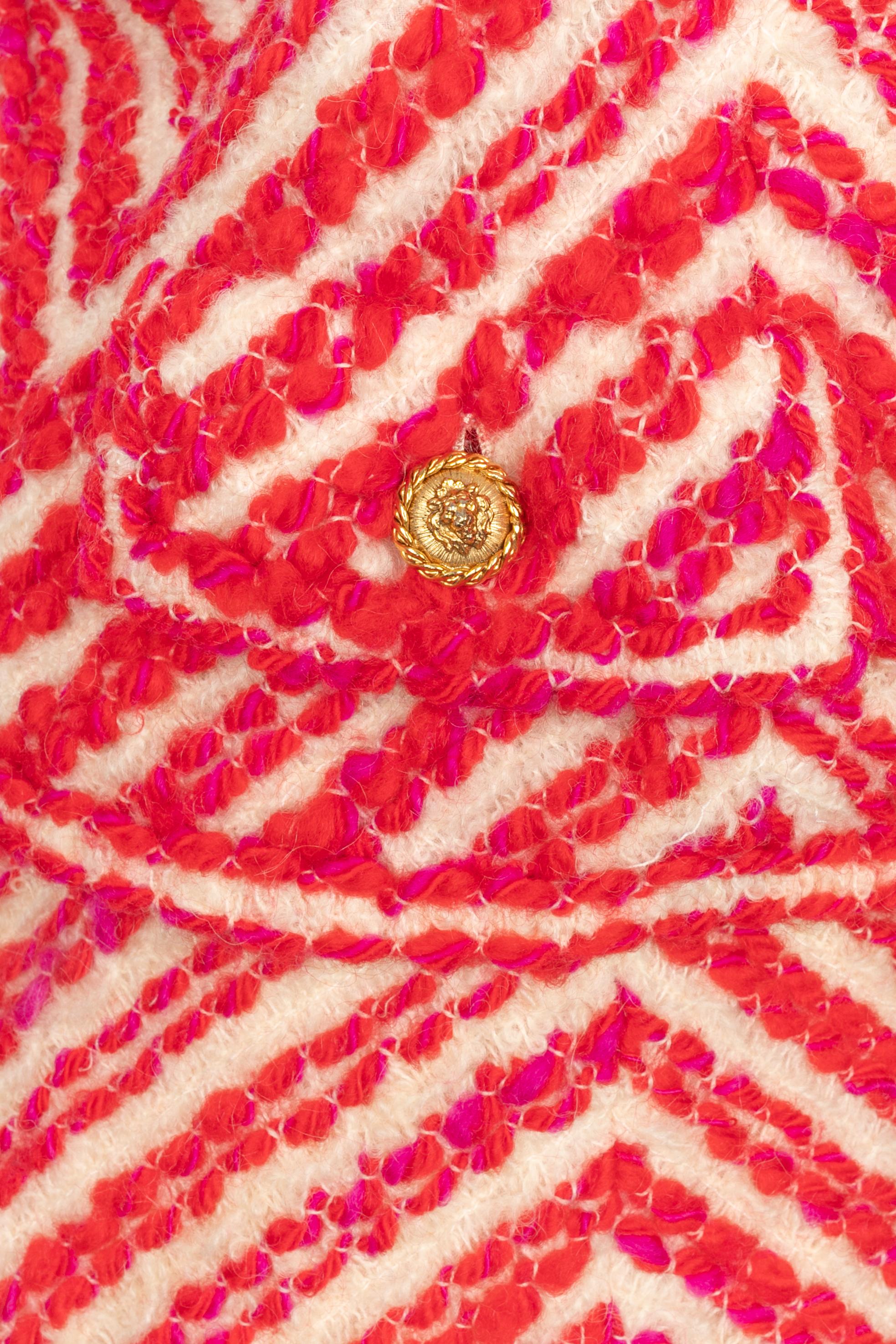 Traje rojo y blanco Chanel Alta Costura en venta 5