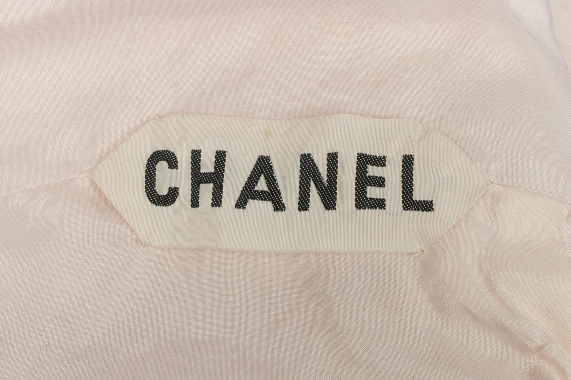Traje rojo y blanco Chanel Alta Costura en venta 11