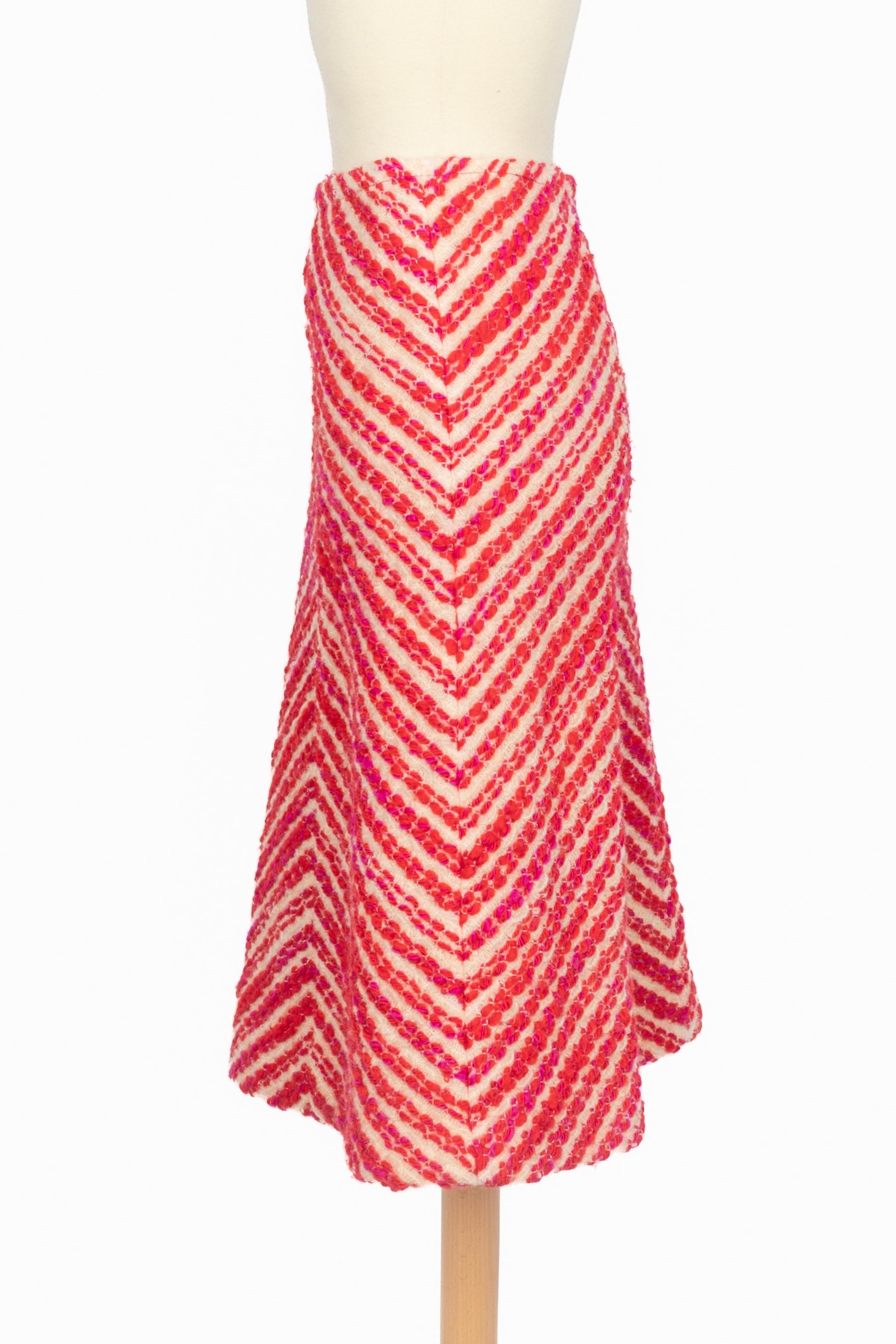 Traje rojo y blanco Chanel Alta Costura en venta 1