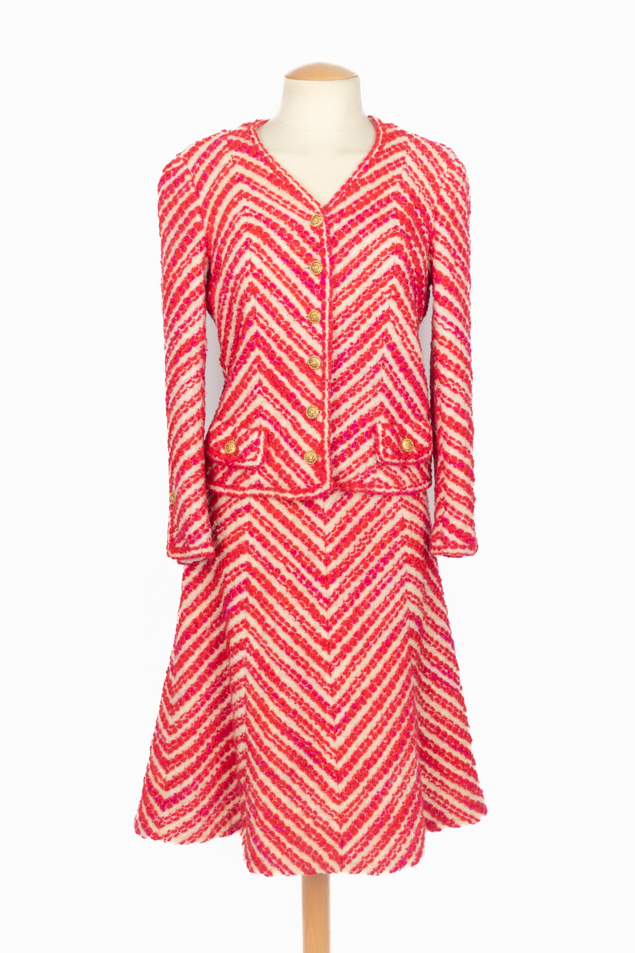 Traje rojo y blanco Chanel Alta Costura en venta 2