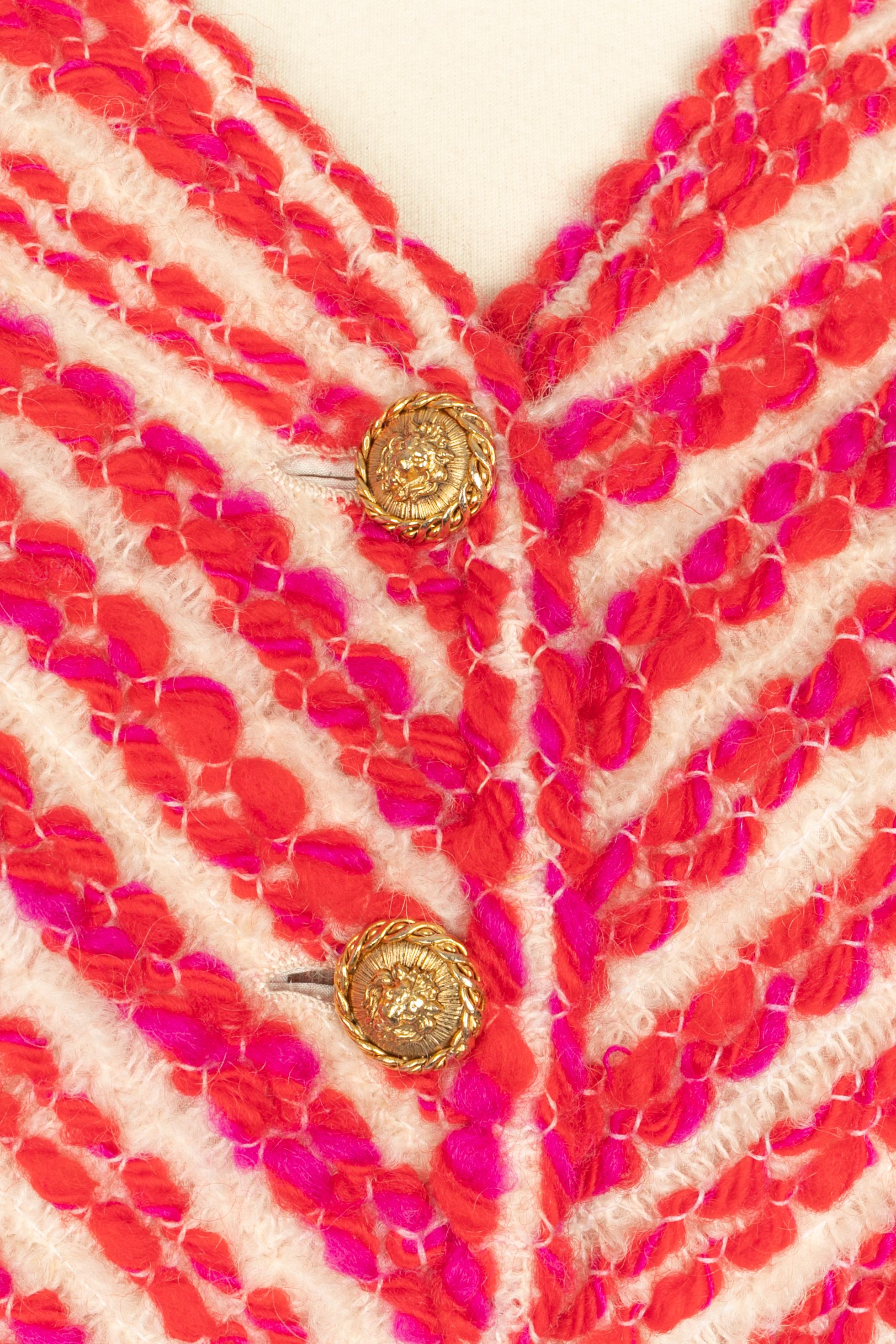 Traje rojo y blanco Chanel Alta Costura en venta 4