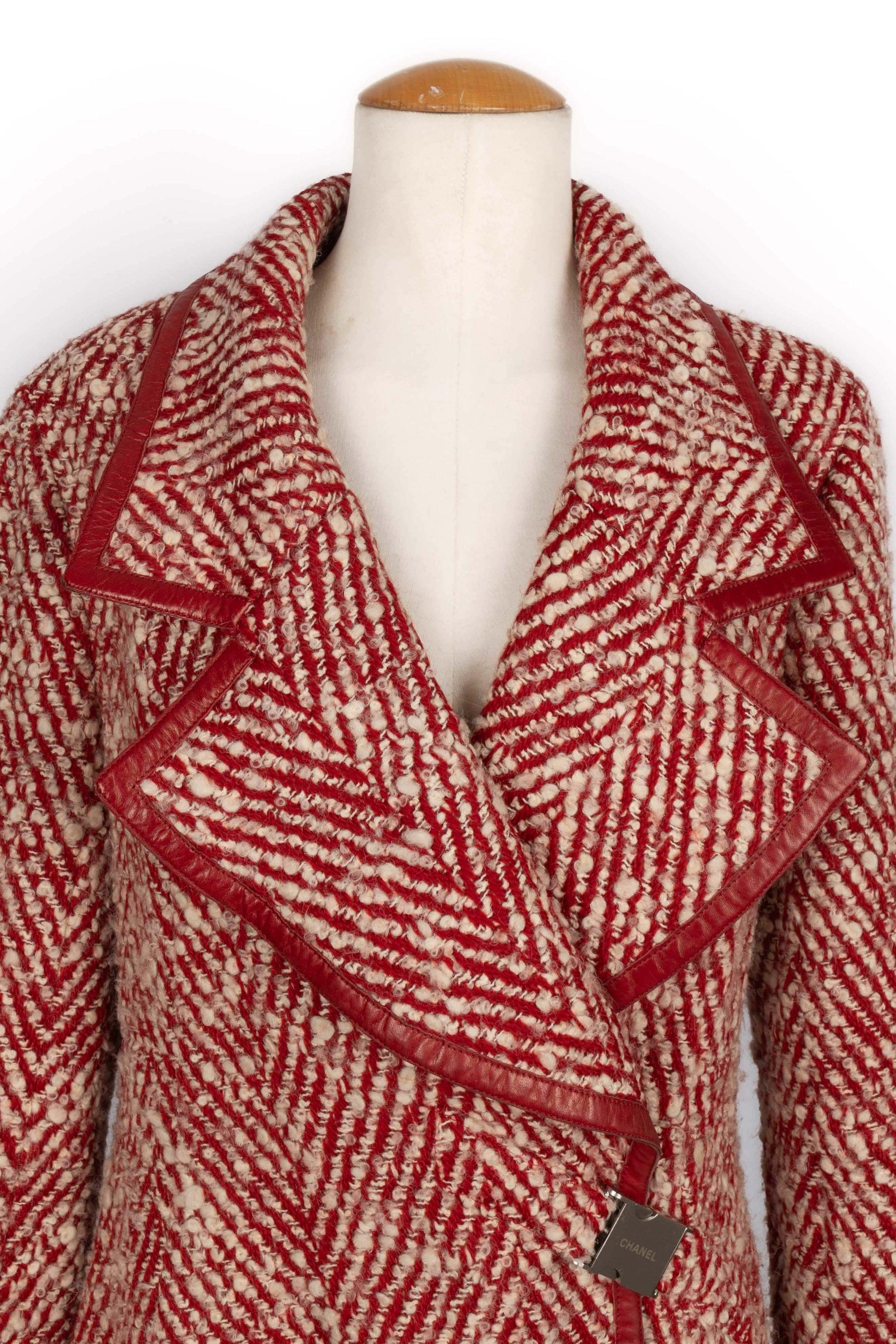 Chanel Red and White Tweed Coat, 2000 In Good Condition In SAINT-OUEN-SUR-SEINE, FR