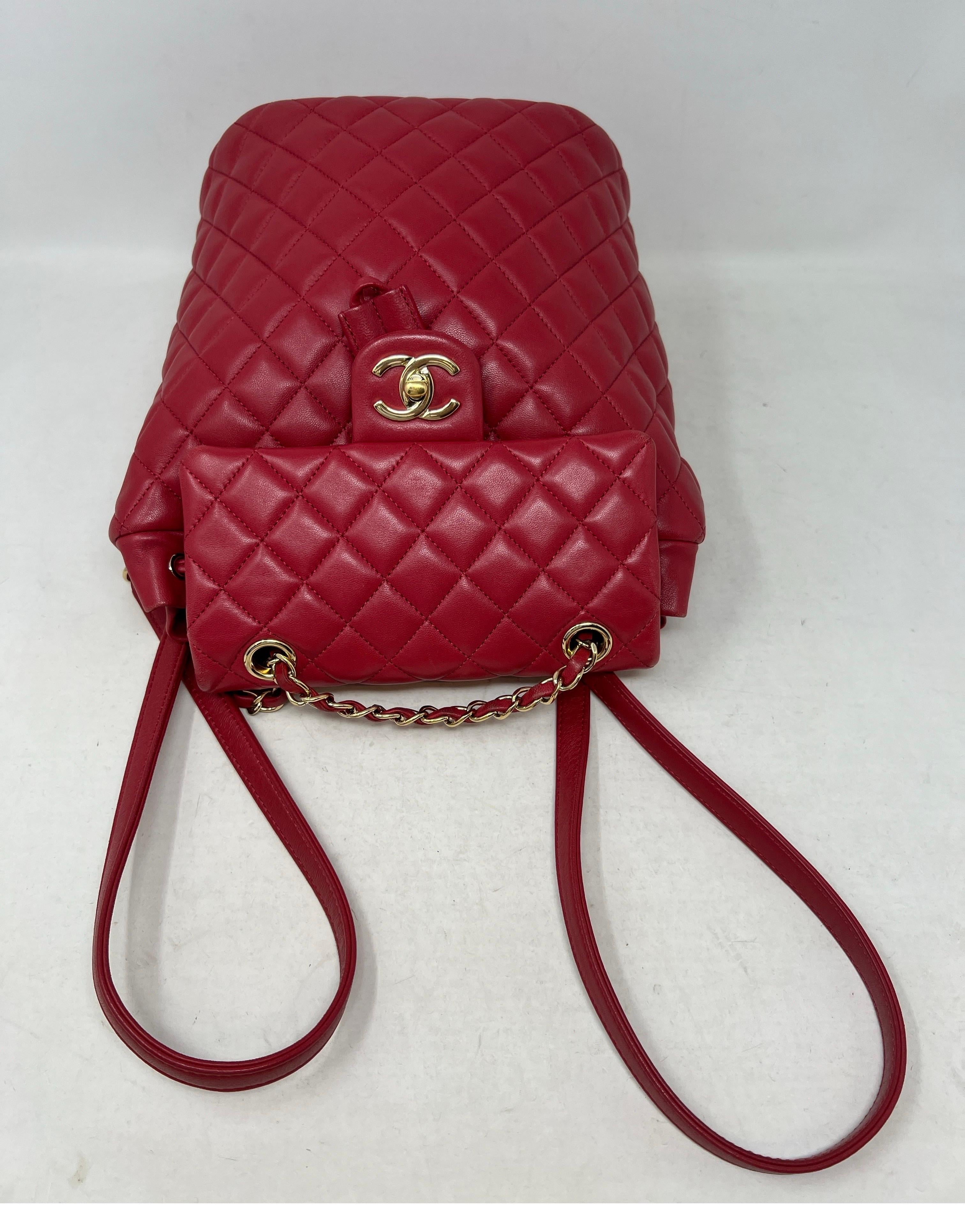 Sac à dos rouge de Chanel en vente 3