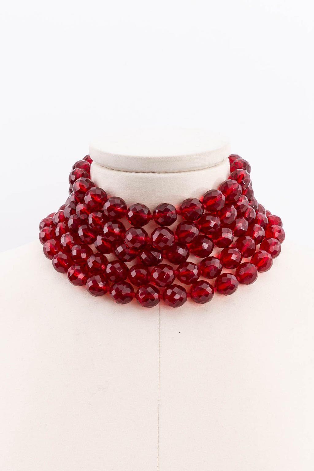 Chanel Red Beads Necklace in Gilded Metal In Excellent Condition For Sale In SAINT-OUEN-SUR-SEINE, FR