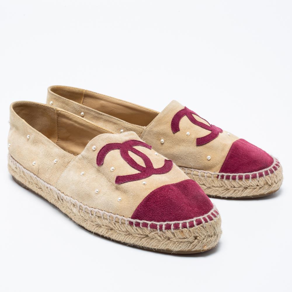 Women's Chanel Red/Beige Suede Pearls Embellished CC Espadrille Flats Size 39