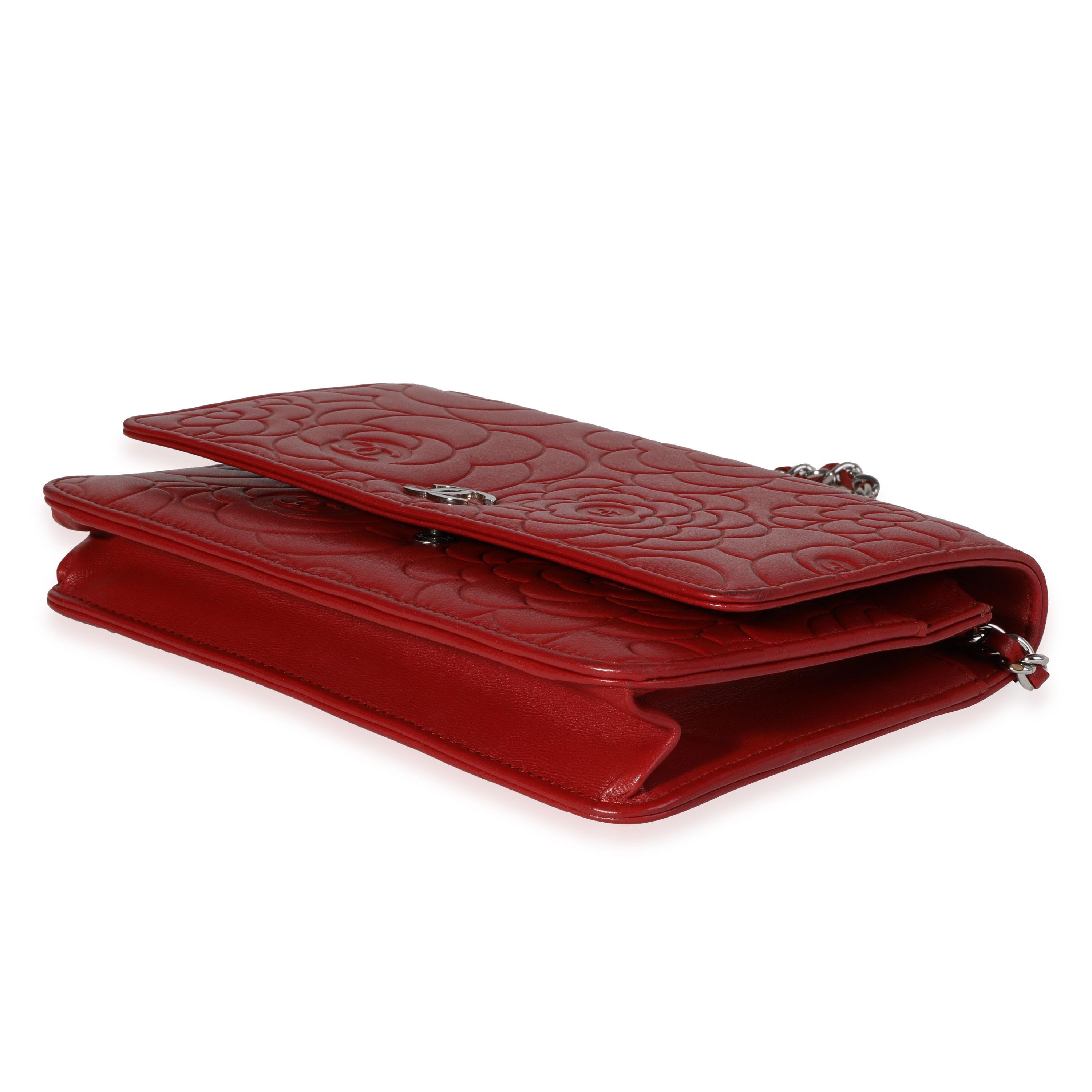Chanel Red Camellia-Embossed Leather Wallet on Chain In Excellent Condition In New York, NY