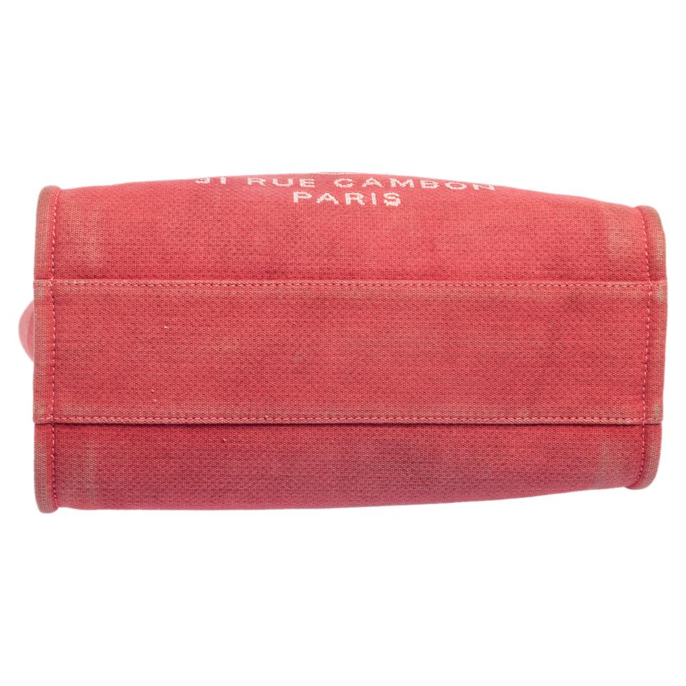Chanel Red Canvas Medium Deauville Tote In Good Condition In Dubai, Al Qouz 2