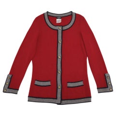 Chanel Cardigan rojo de cachemira con ribete gris-36