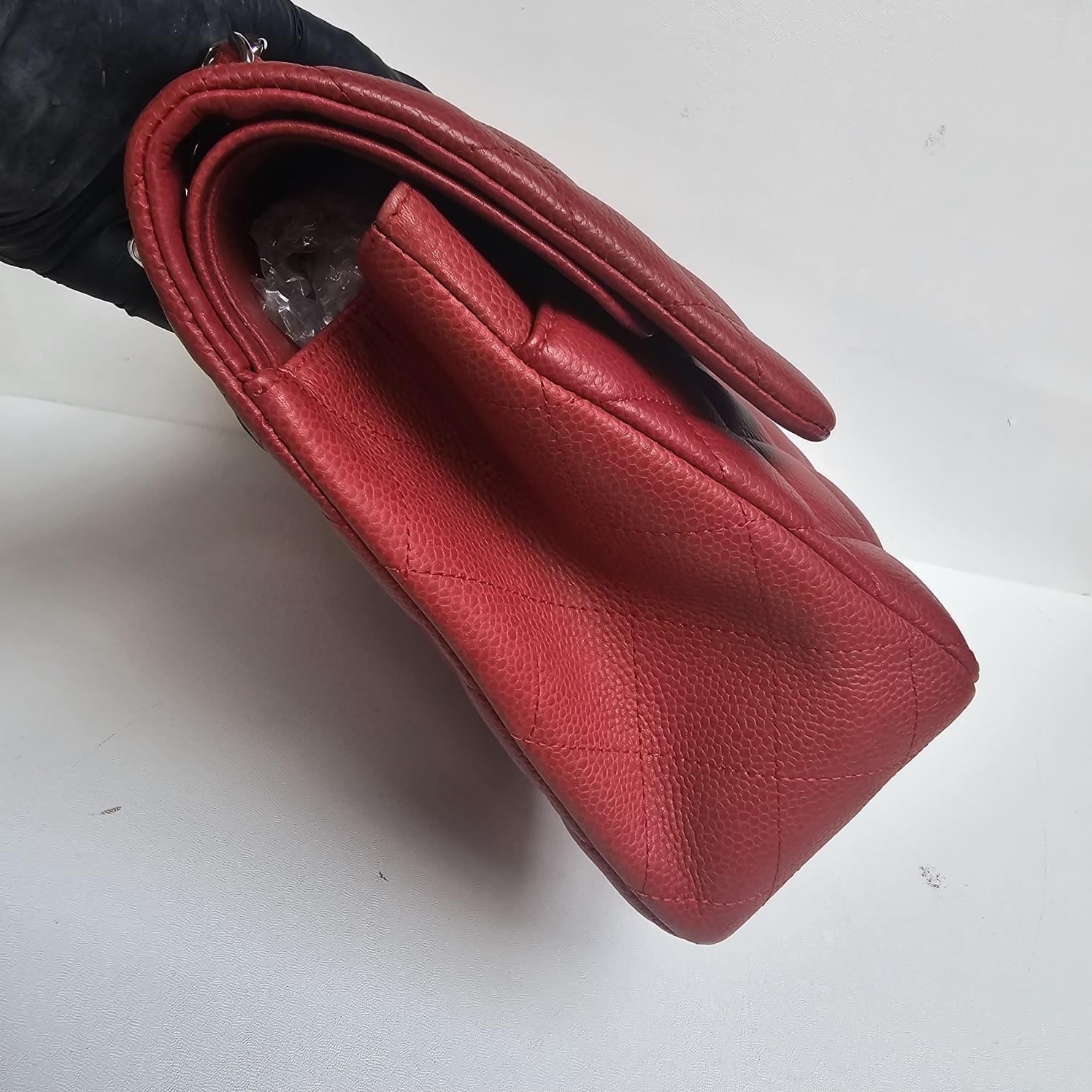 Chanel Bolso Jumbo Doble Solapa Piel Caviar Rojo en venta 7